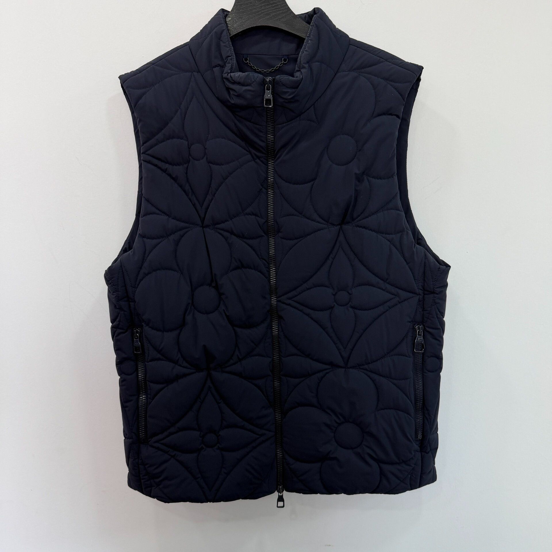 Louis Vuitton Louis Vuitton Embroidered Printed Blue Tank Top m Men Size US M / EU 48-50 / 2 - 1 Thumbnail