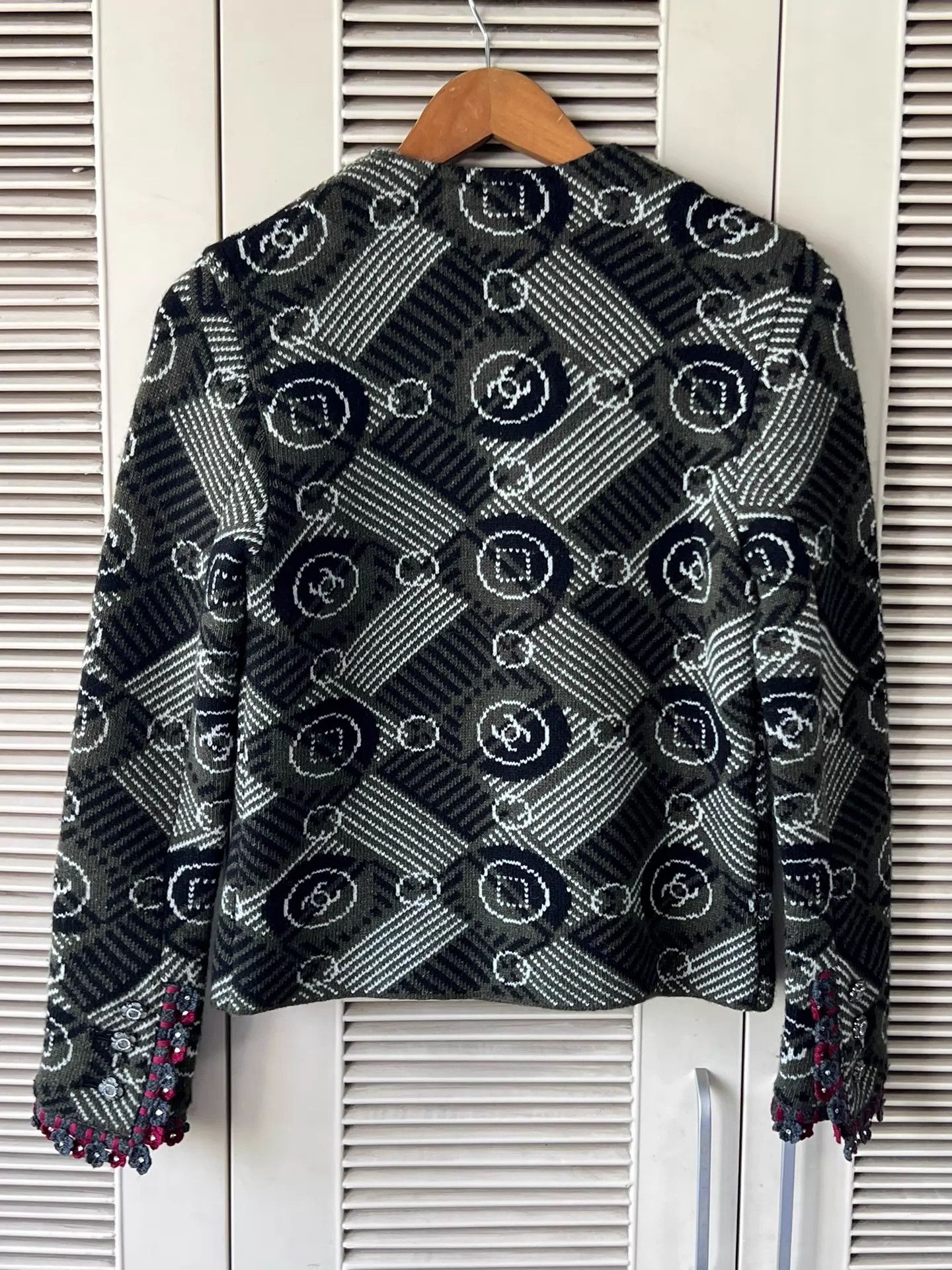 Chanel Chanel CC Logo Wool Blend Jacket 36 Near New Size XS / US 0-2 / IT 36-38 - 2 Thumbnail