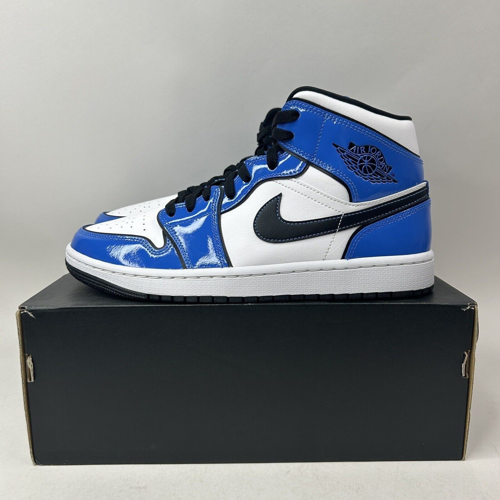 Nike Nike Shoes Air Jordan 1 Mid Retro “Signal Blue” DD6834-402 Size US 9 / EU 42 - 6 Thumbnail