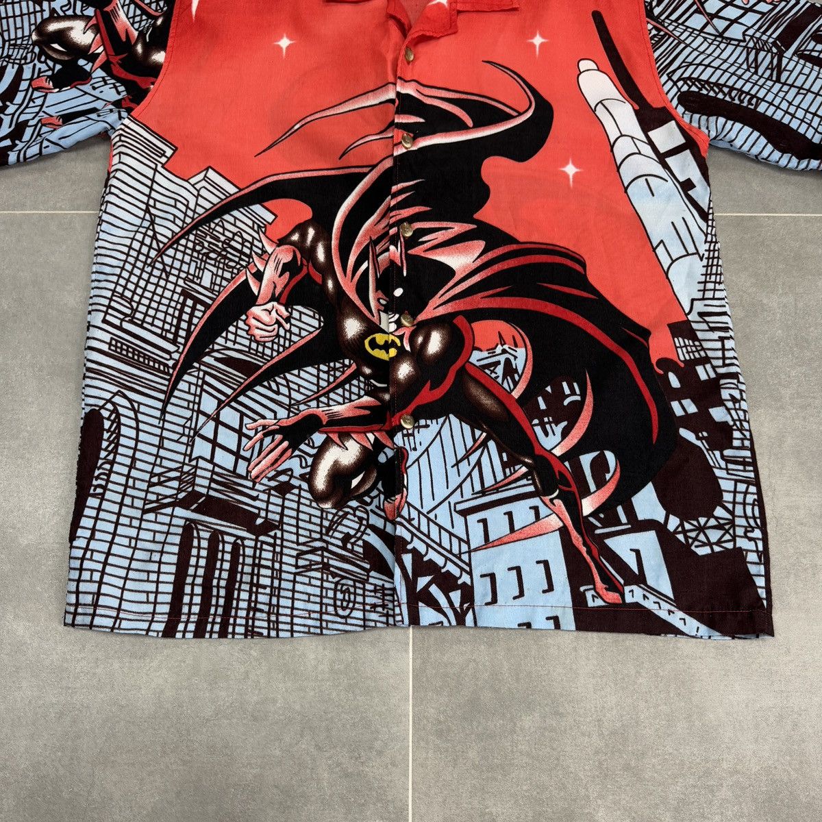 DC Comics × Vintage Blue Blend Batman Comics Aloha Hawaiian Button Shirt Size L Size US L / EU 52-54 / 3 - 4 Thumbnail