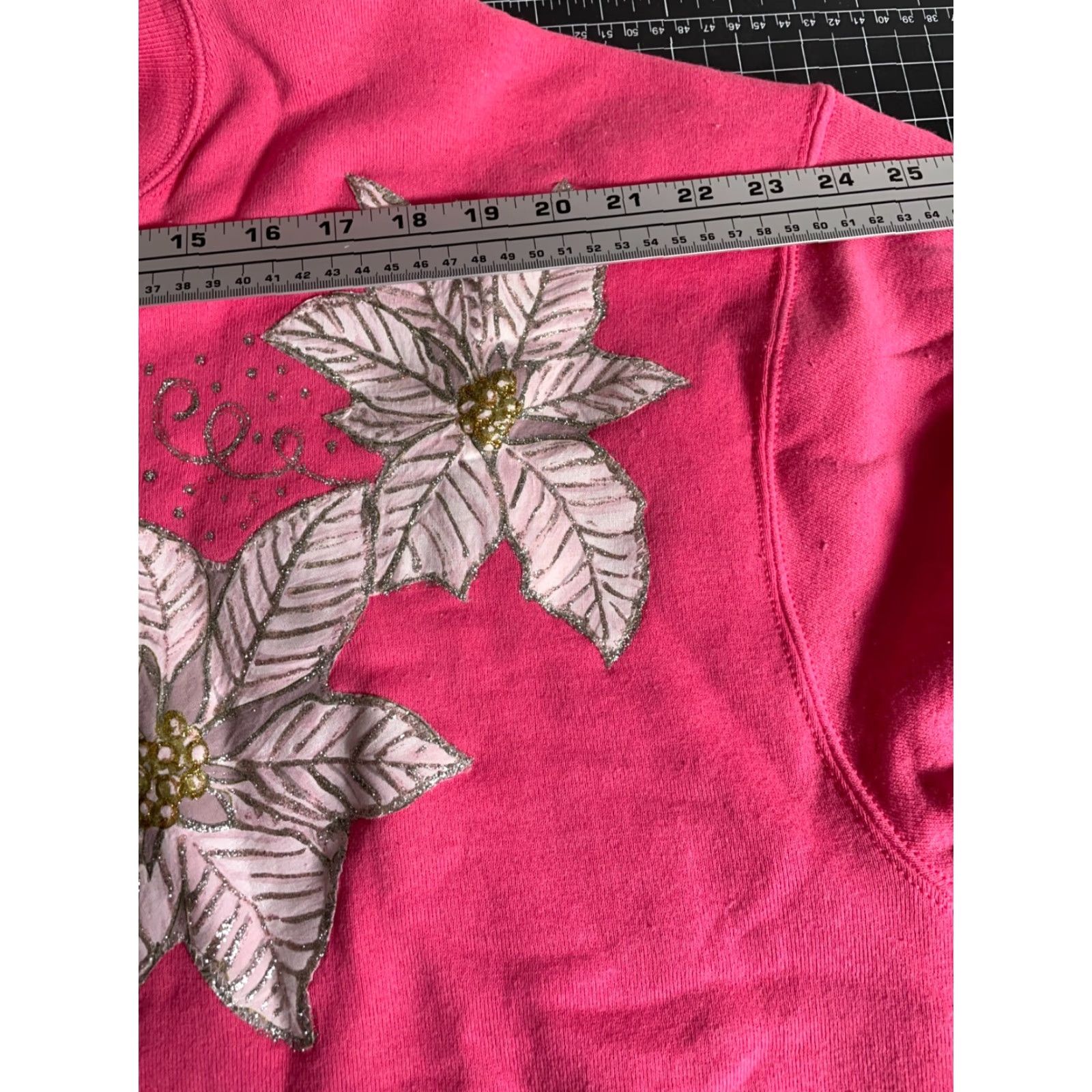 Vintage VINTAGE Munsingwear Sweatshirt Women's Large Pink Poinsettia Christmas Floral Decal Crew Neck Pullover 50-50 Cotton-Polyester Size L / US 10 / IT 46 - 7 Thumbnail