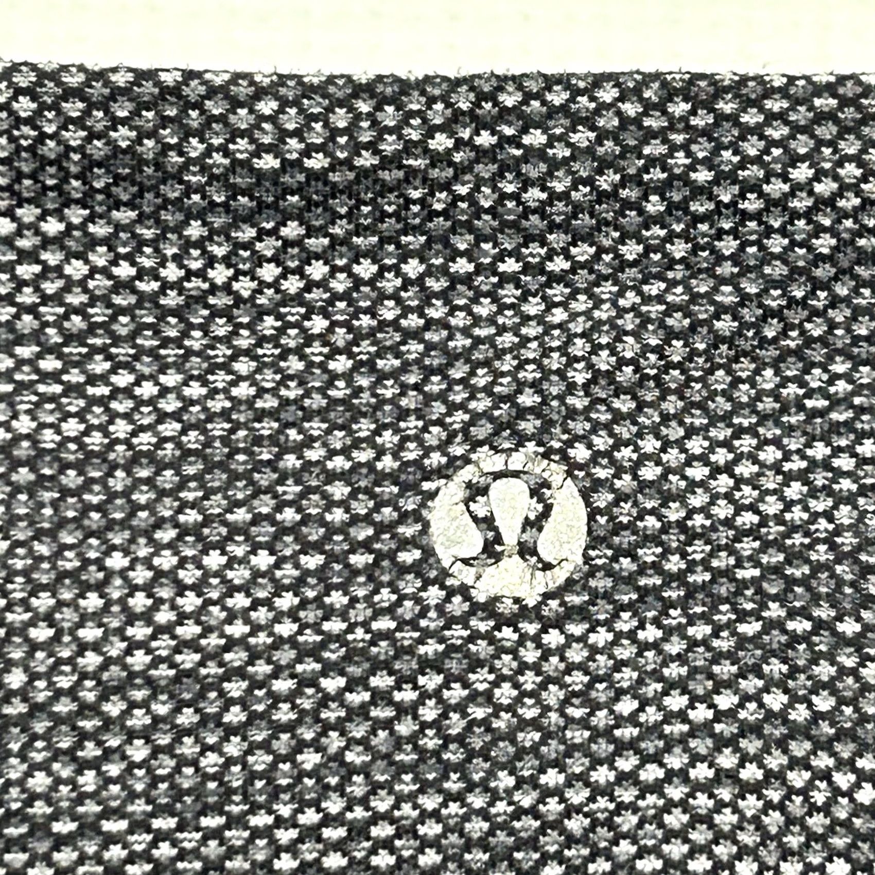 Lululemon VINTAGE Lululemon Wunder Under Crop Leggings Shirt? Size 28" / US 6 / IT 42 - 7 Thumbnail