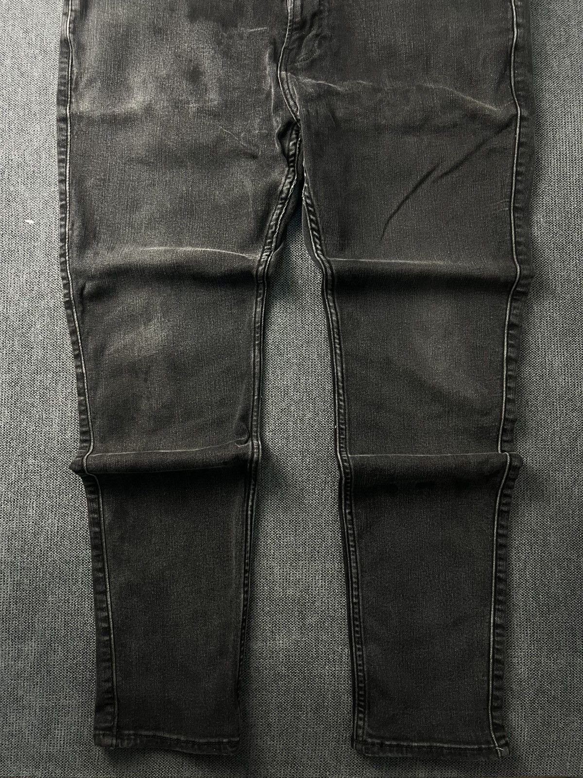 Hollister Hollister men's slim-fit jeans washed black denim. Size US 38 / EU 54 - 9 Thumbnail