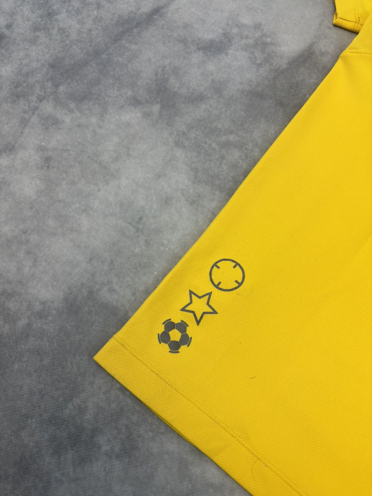Vintage Vintage Pelle Futsal soccer jersey yellow Brazil Neymar y2k Size US M / EU 48-50 / 2 - 4 Thumbnail