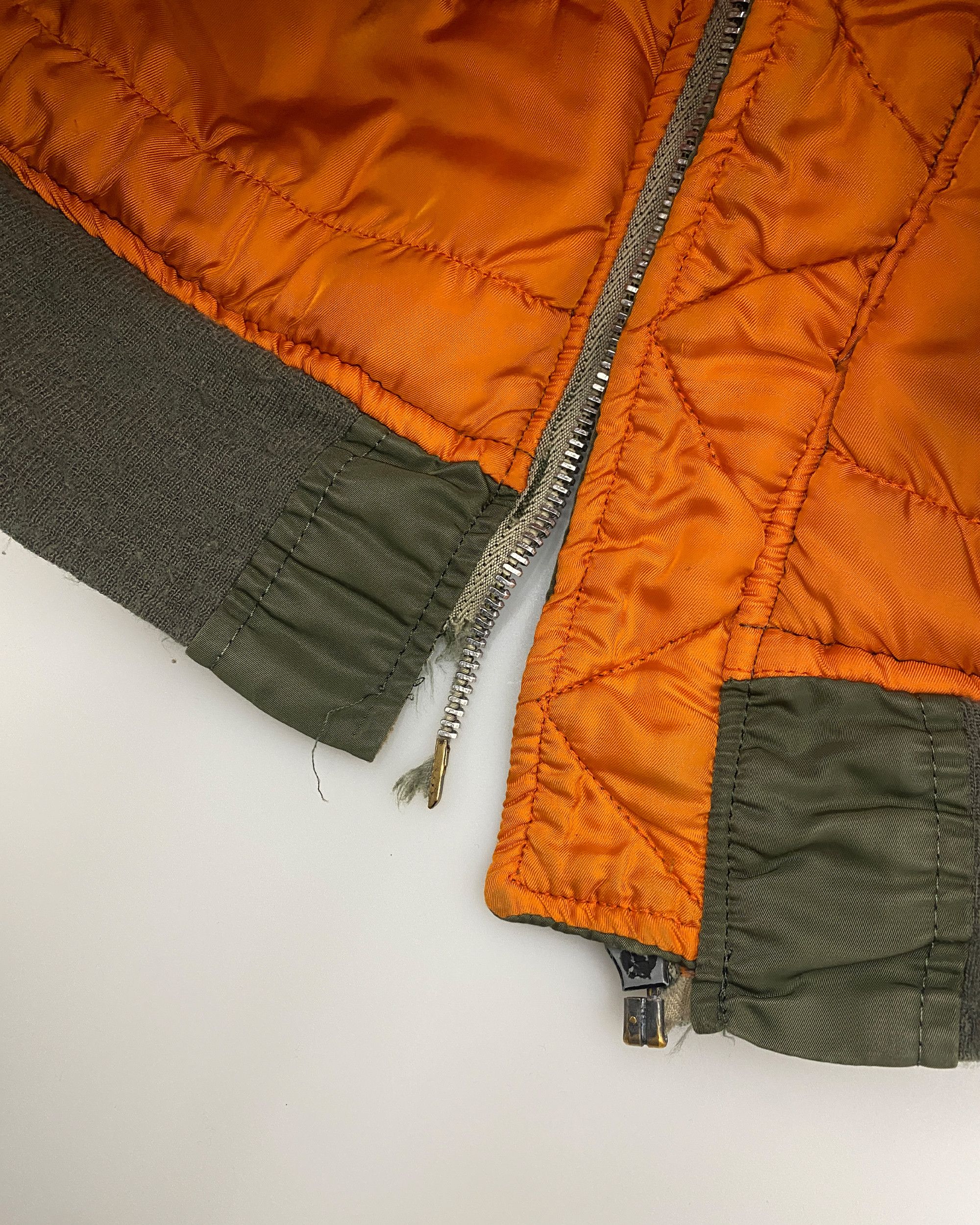 Vintage 1970s Trashed MA-1 Bomber Jacket Size US M / EU 48-50 / 2 - 9 Thumbnail