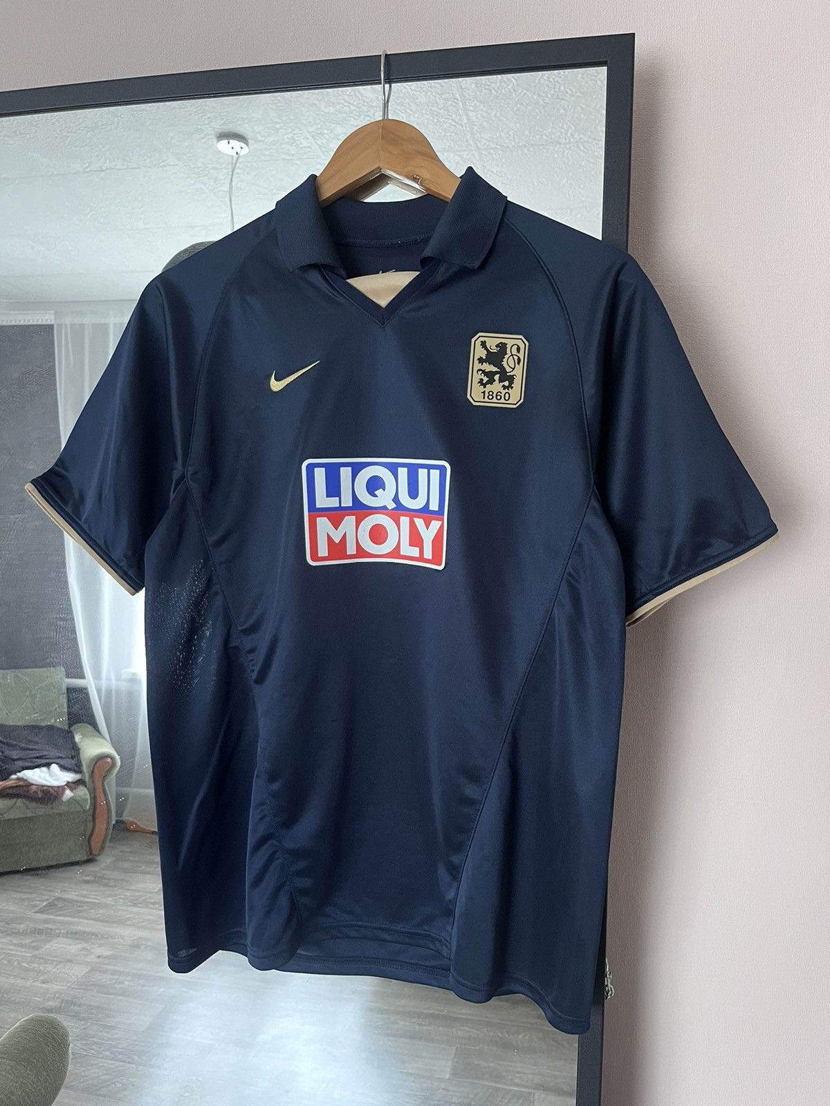 Nike Nike 1860 Munich Munchen 90s home jersey Size US S / EU 44-46 / 1 - 1 Thumbnail