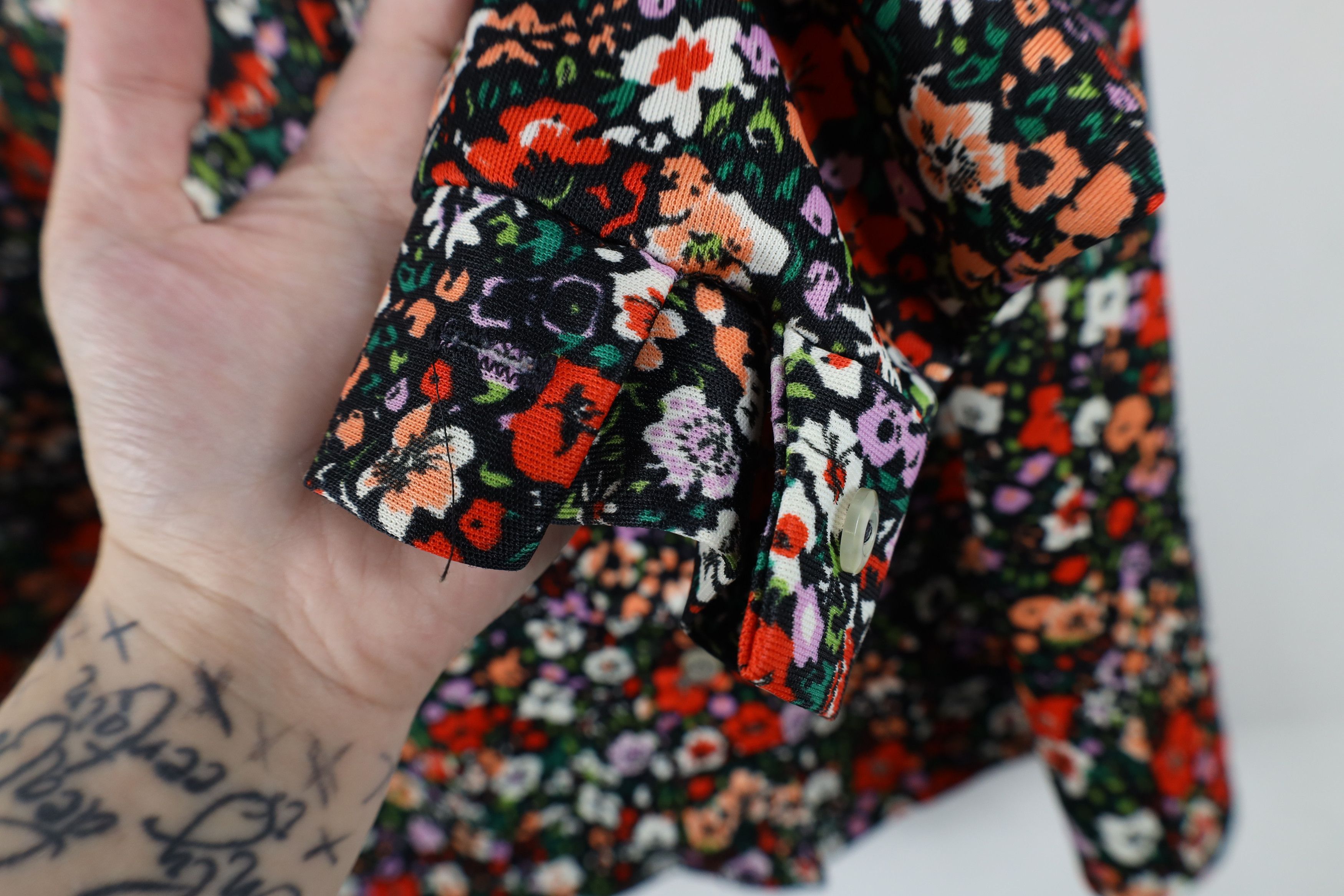 Vintage Vintage 60s 70s Streetwear Floral Knit Collared Button Shirt Size M / US 6-8 / IT 42-44 - 7 Thumbnail