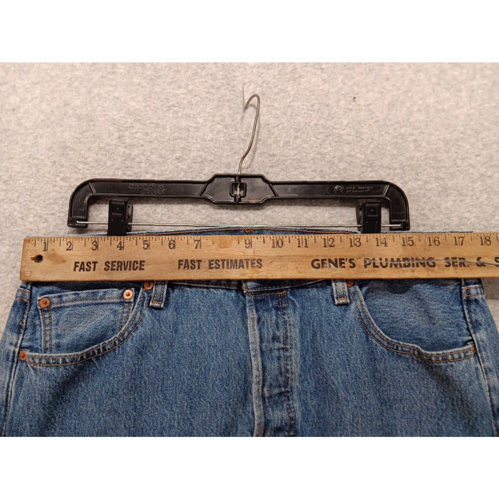 Levi's Levi's 501 Jeans Mens 35x32 Blue Medium Wash Button Fly Regular Straight Denim 5-Pocket GUC Men Size US 35 - 5 Thumbnail