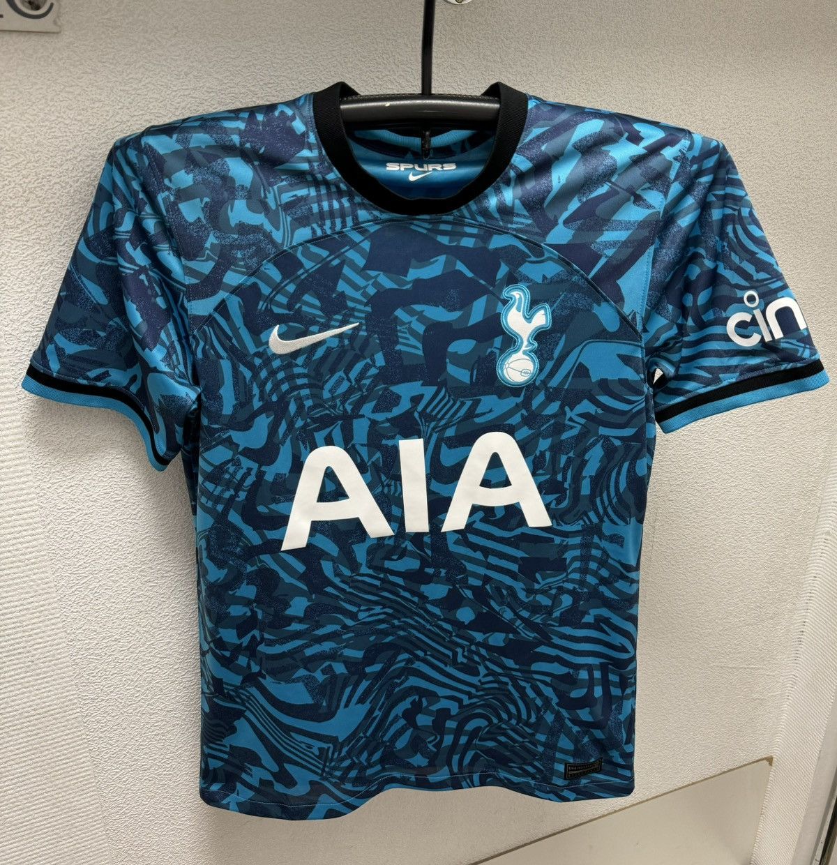 Nike Nike Tottenham hotspurs soccer jersey S-M sz Size US S / EU 44-46 / 1 - 1 Thumbnail