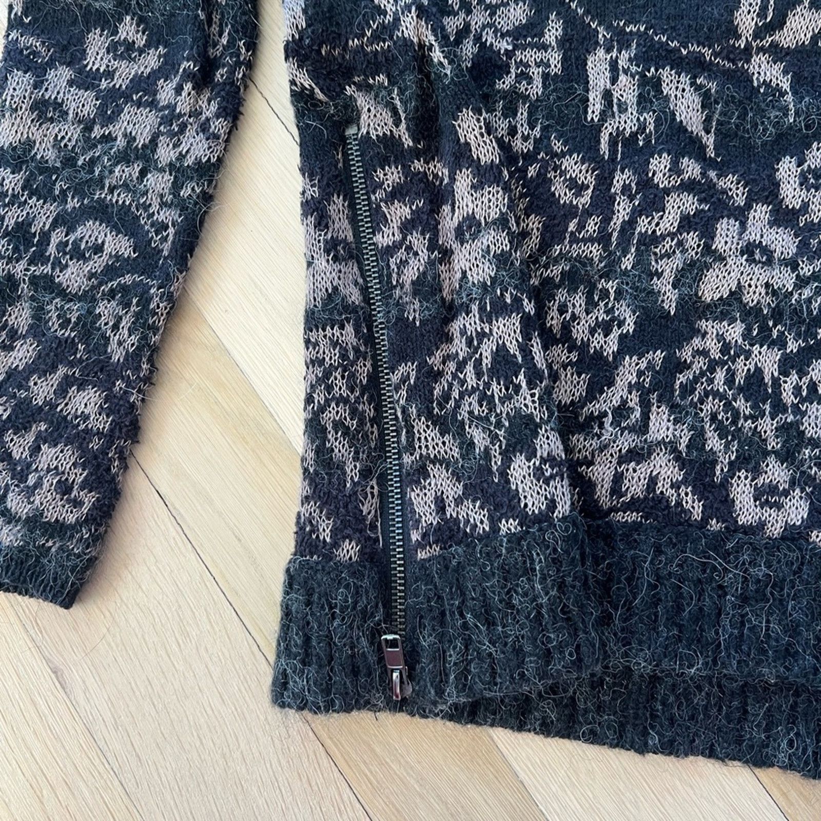 Free People Free People Black/Tan Loose Fit Sweater (Sz S) Size S / US 4 / IT 40 - 4 Thumbnail