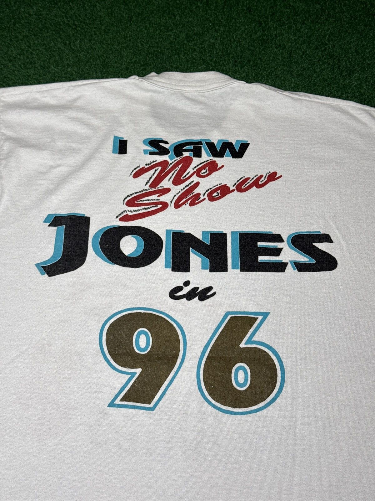 Band Tees George Jones Country Concert Large 21x27 No Show T Shirt Size US L / EU 52-54 / 3 - 4 Thumbnail