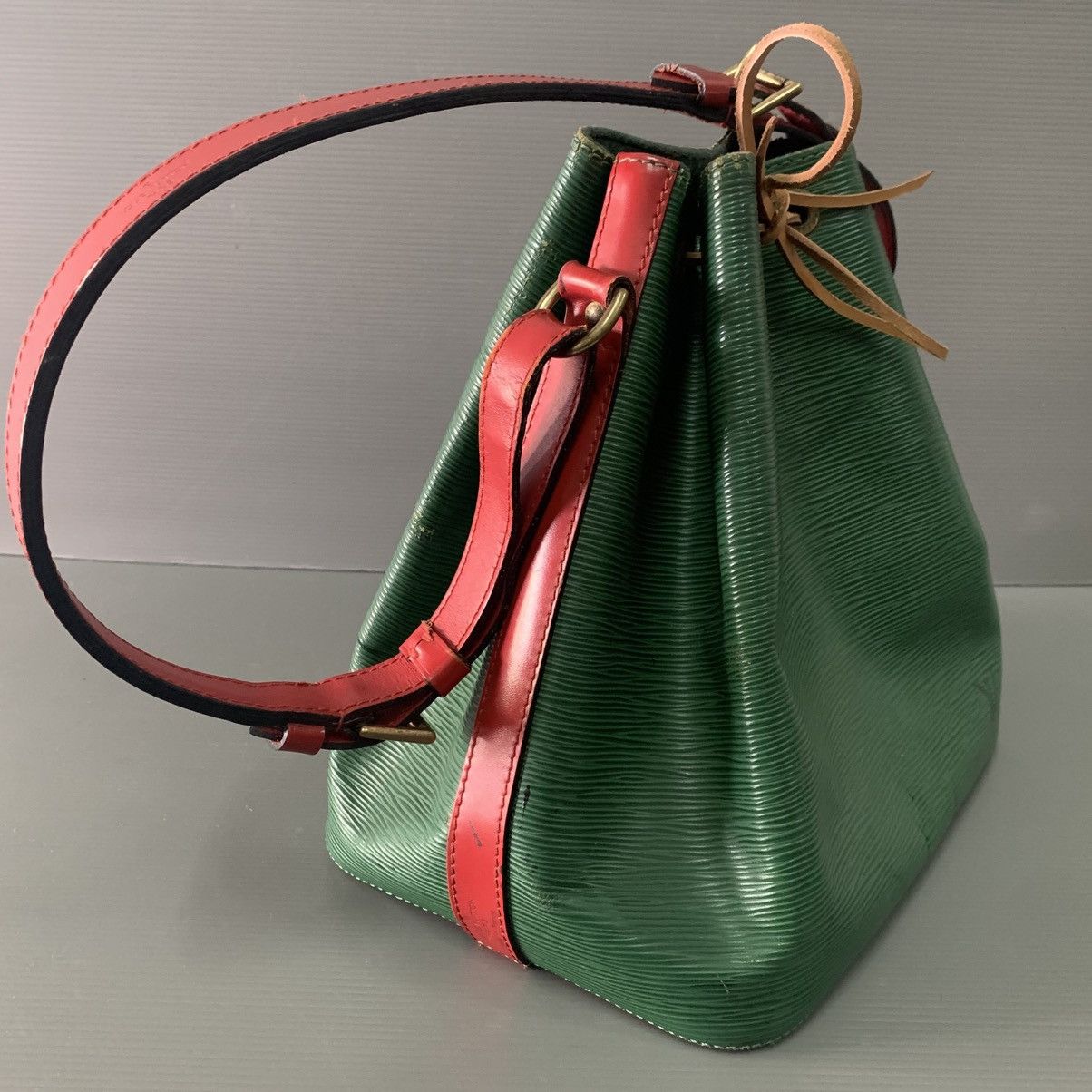 Louis Vuitton Authentic Louis Vuitton Epi Leather Petit Noe Size ONE SIZE - 5 Thumbnail