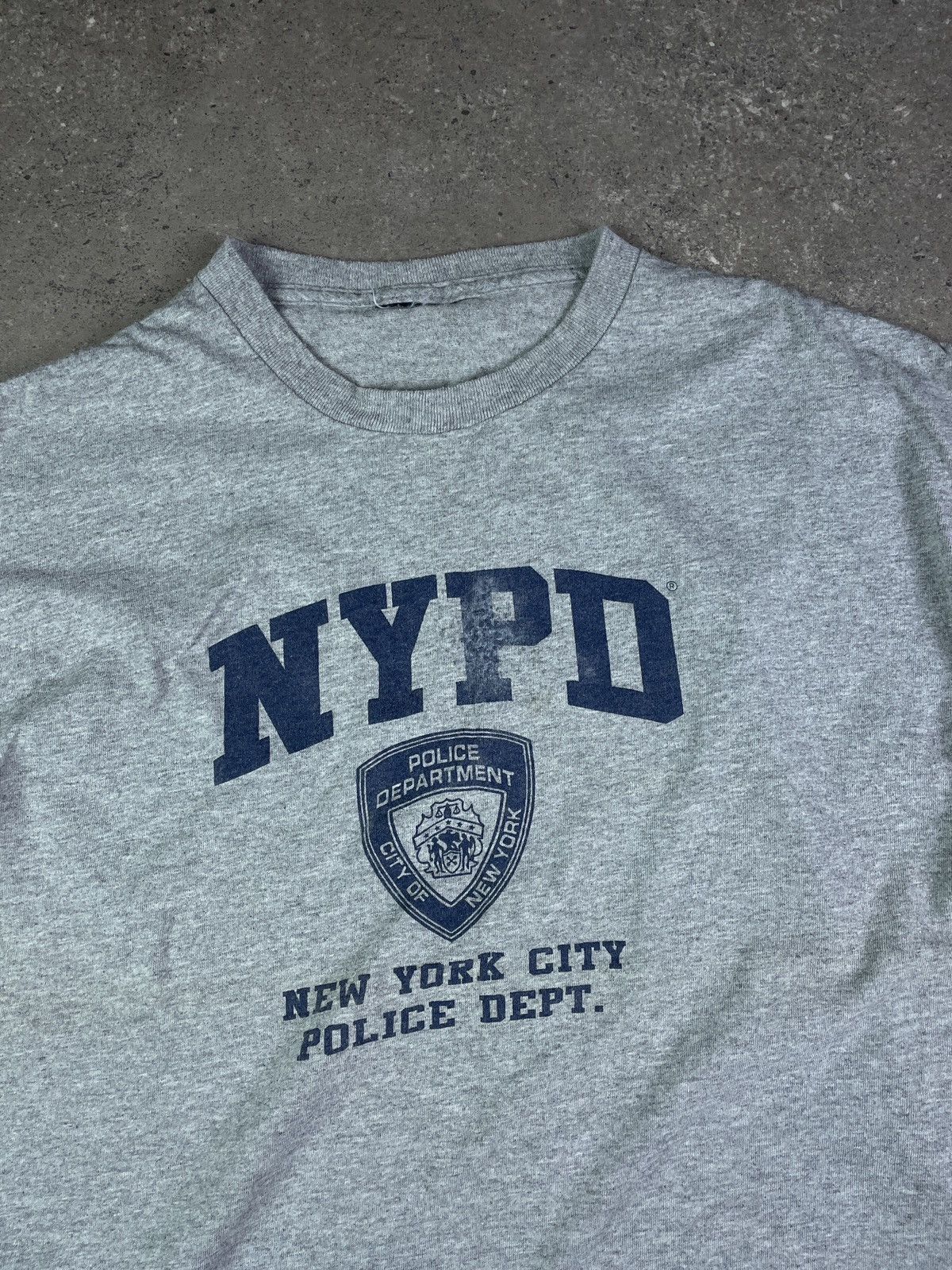 Vintage Vintage NYPD New York City Police Dept T-shirt Size US L / EU 52-54 / 3 - 2 Thumbnail