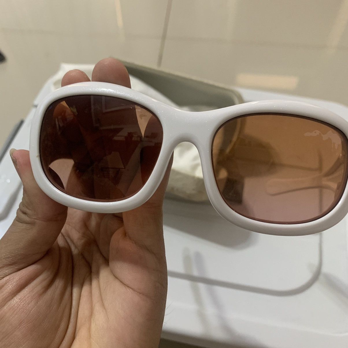 Oakley Rare Oakley Eternal White Pearl Sunglasses Size ONE SIZE - 2 Thumbnail