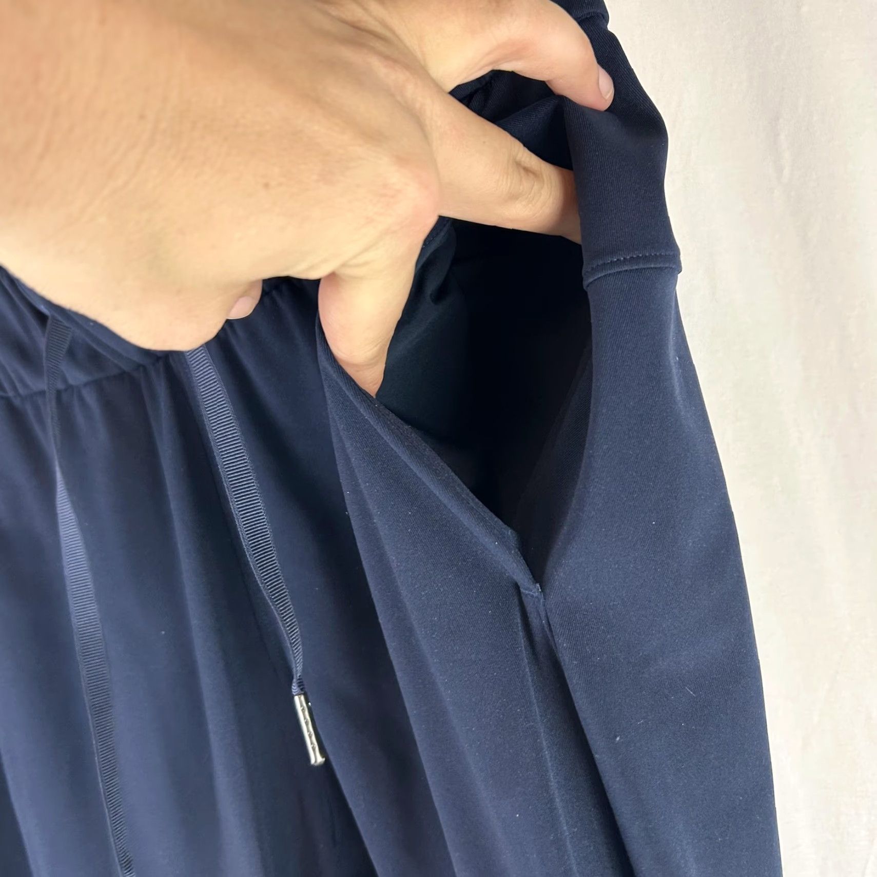 Lululemon Lululemon Jogger Pants Womens 6 Blue Elastic Waist Drawstring Pockets Tapered Regular Inseam 31.5 in Size 28" / US 6 / IT 42 - 3 Thumbnail