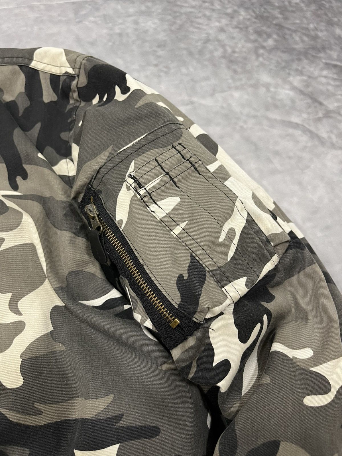 Vintage Vintage Camouflage Military Style Reversible Bomber Jacket Size US XL / EU 56 / 4 - 6 Thumbnail