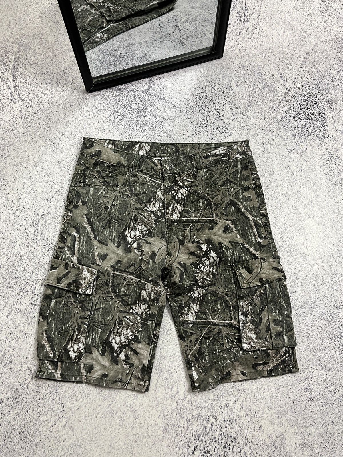 Realtree Real Tree Camo Cargo Shorts Streetwear Hype Y2k Camouflage Size US 32 / EU 48 - 1 Thumbnail