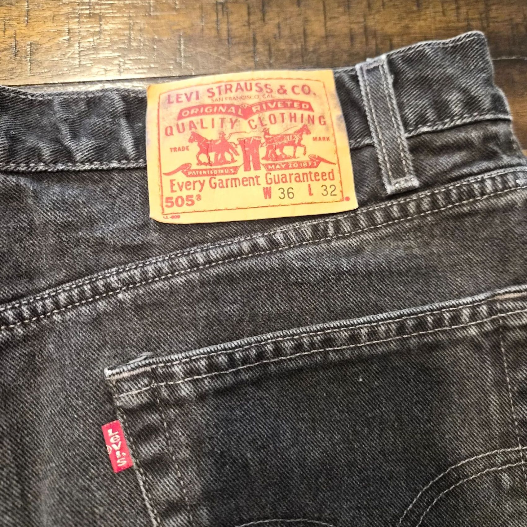 Levi's VINTAGE Levis 505 Mens Jeans 36x32 Black Regular Fit Straight Leg Y2K 2000 G273 Size US 36 / EU 52 - 7 Thumbnail