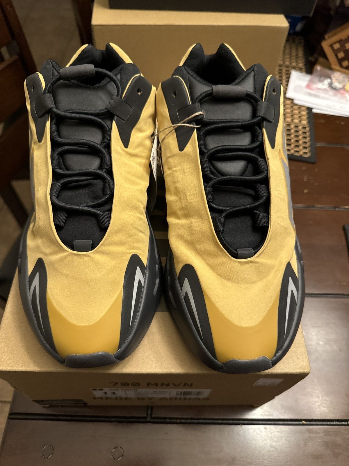 Adidas Adidas Yeezy 700 Size US 11 / EU 44 - 6 Thumbnail