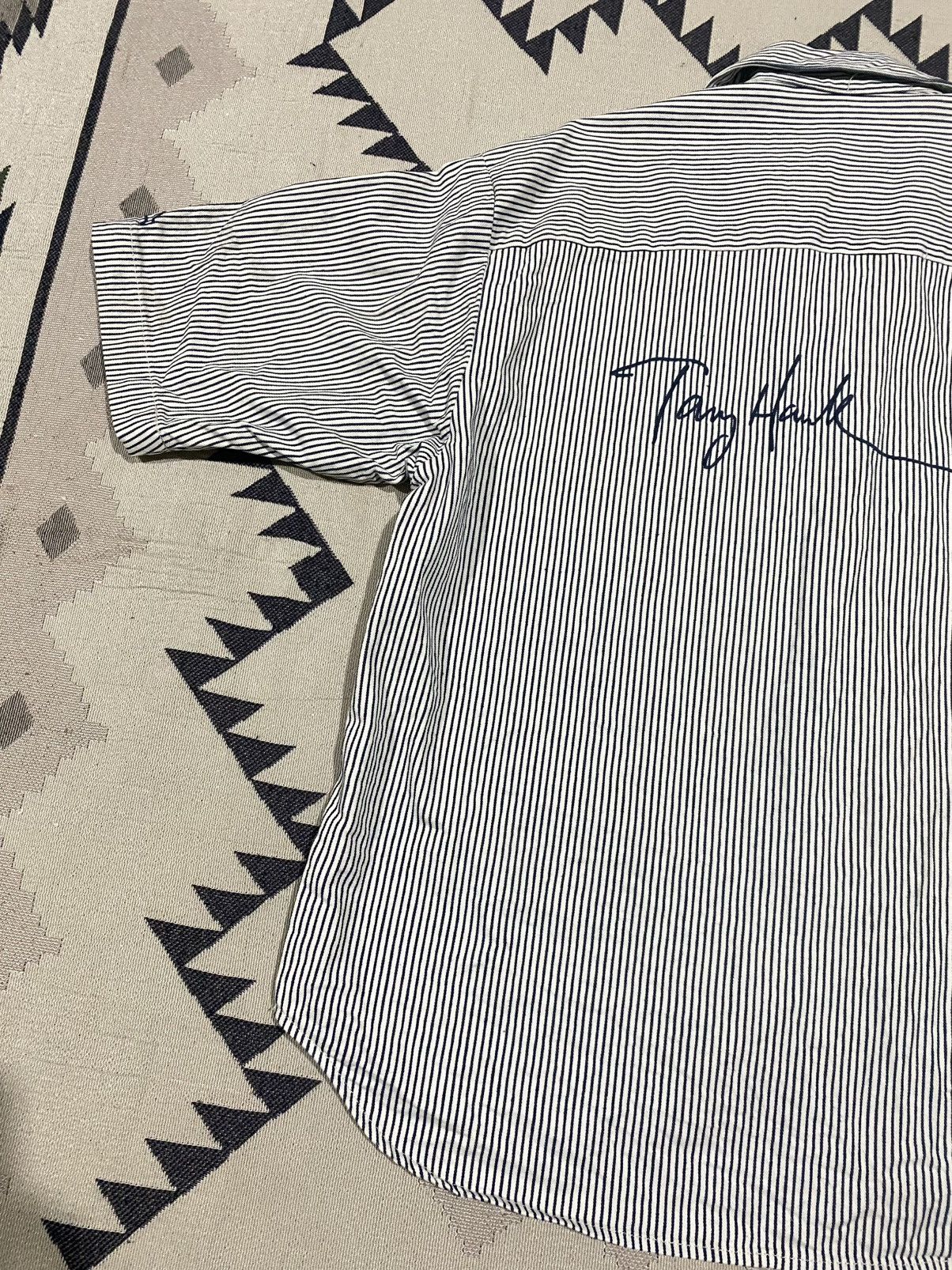 Tony Hawk 2000s GU X TONY HAWK WORKWEAR BUTTON UP SPELLOUT ON BACK Size US L / EU 52-54 / 3 - 13 Thumbnail