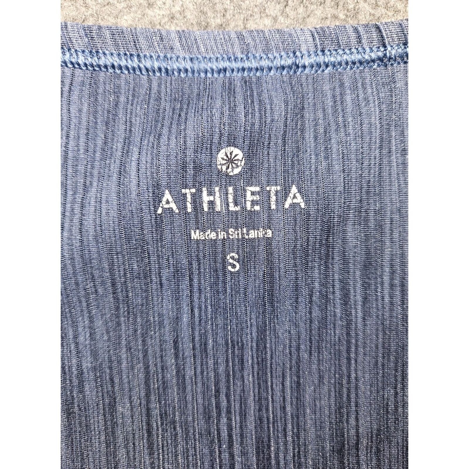 Athleta Athleta Shirt Womens Small Blue Long Sleeve Scoop Neck Stretch Athletic Top Size S / US 4 / IT 40 - 2 Thumbnail