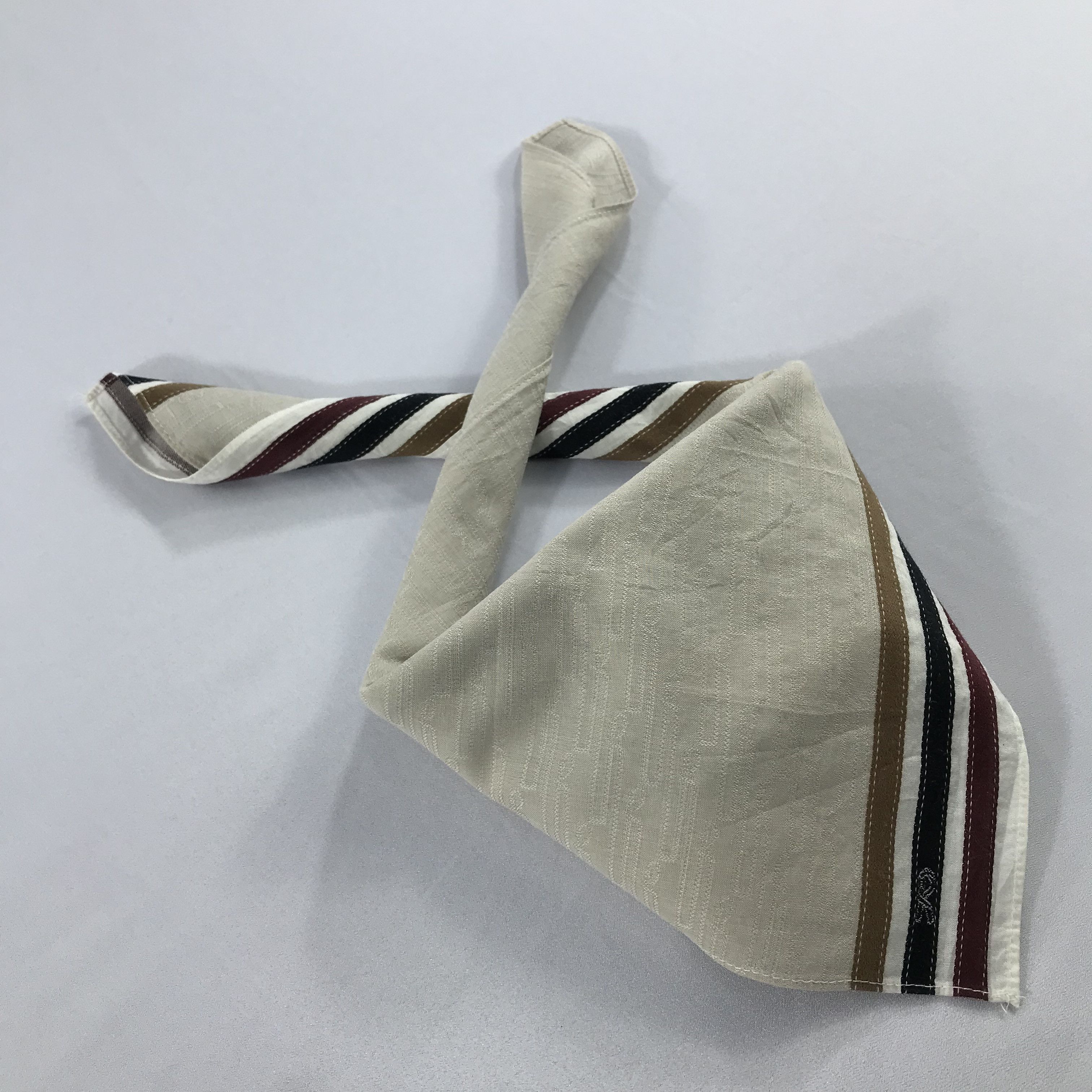 Roberta di Camerino × Vintage Roberta Di Camerino Bandana /Handkerchief/Neckerchief -S2130 Size ONE SIZE - 4 Thumbnail