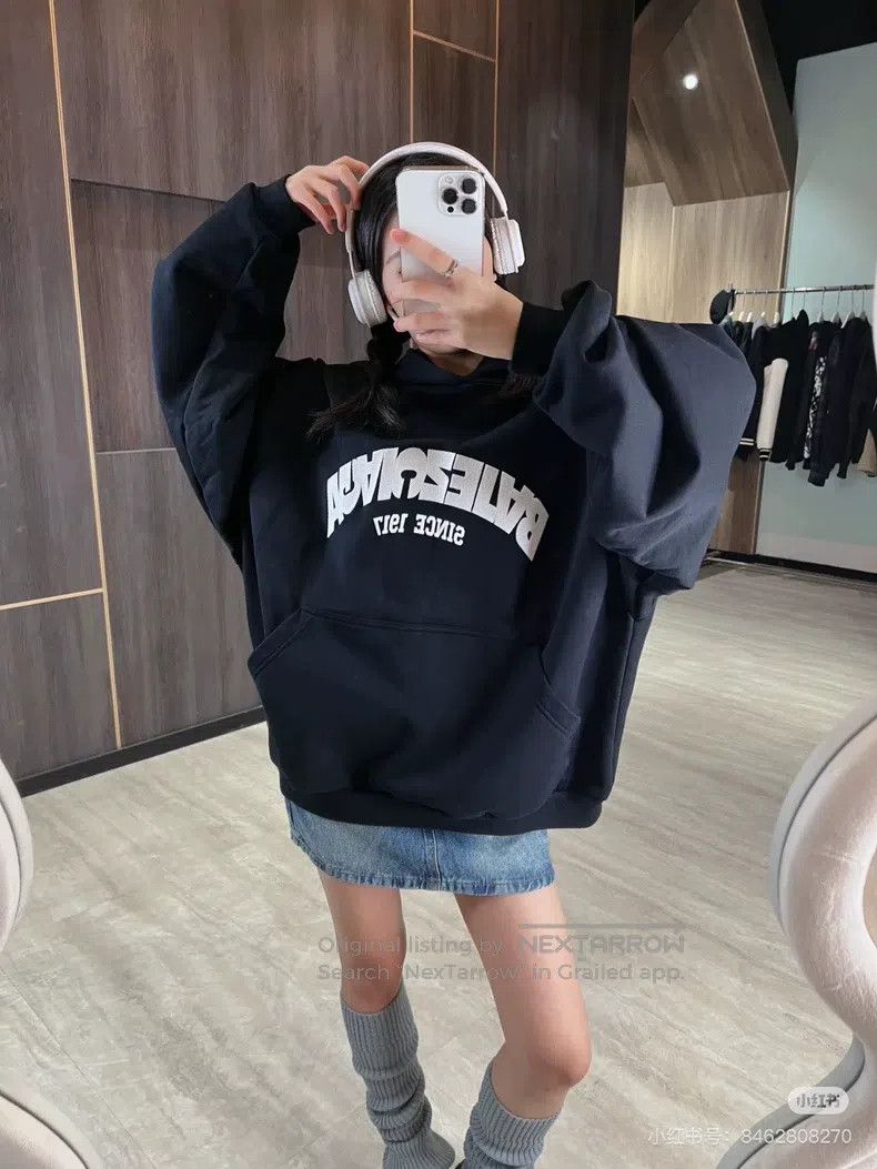 Balenciaga Balenciaga Black Reverse Letter Logo Embroidered Hoodie Size US M / EU 48-50 / 2 - 5 Thumbnail