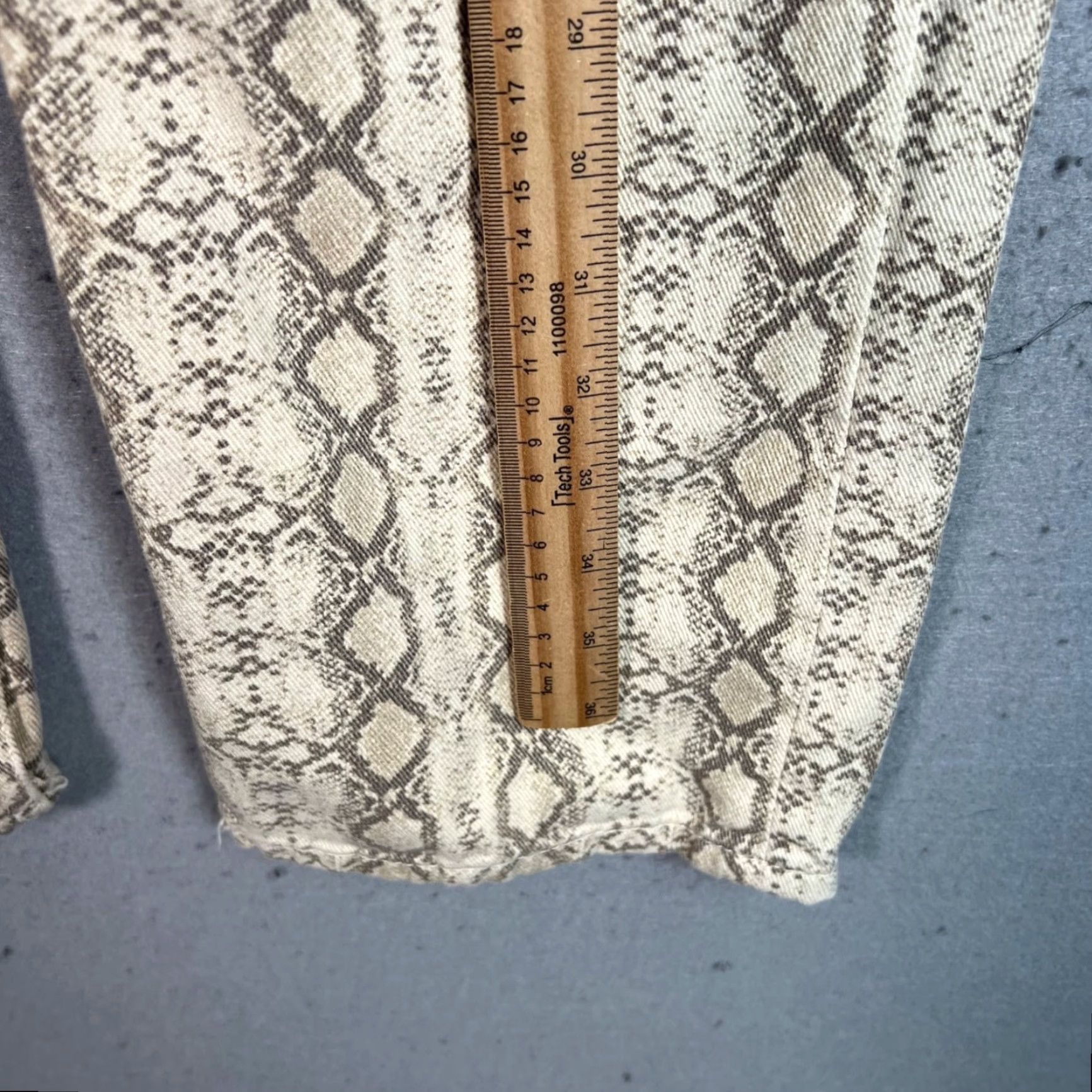 Zara Zara Pants Womens 8 Snake Print Cotton Beige Gray Straight Leg Casual Wear Size 30" / US 8 / IT 44 - 6 Thumbnail