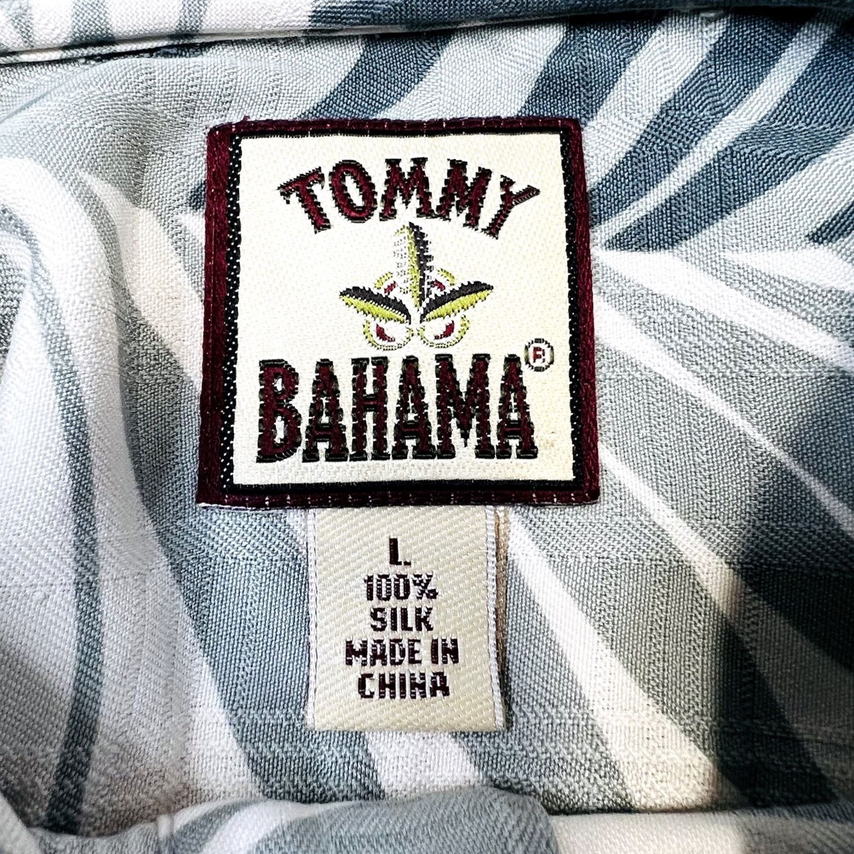 Tommy Bahama VINTAGE Tommy Bahama Shirt Palm Leaf 100% Silk Short Sleeve Green Beige L Mens Regular Button-Up Shirt Size US L / EU 52-54 / 3 - 5 Thumbnail