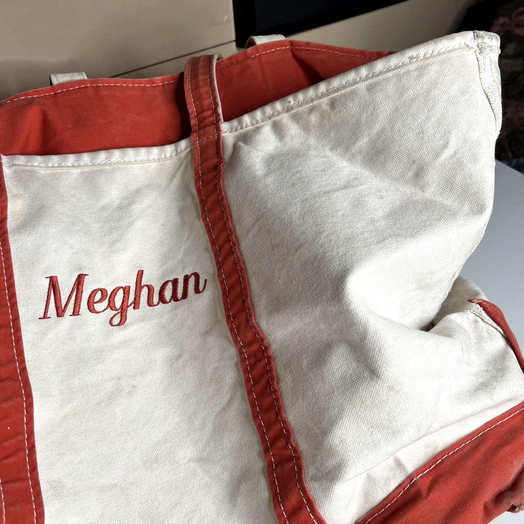 Vintage L.L.Bean Tote Bag Womens Large Beige Boat And Tote Zip USA Monogram Meghan Red Size ONE SIZE - 6 Thumbnail