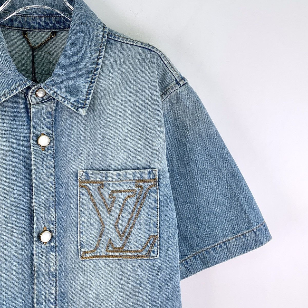 Louis Vuitton Louis Vuitton Short Sleeve Denim Shirt K26WX Size US L / EU 52-54 / 3 - 3 Thumbnail