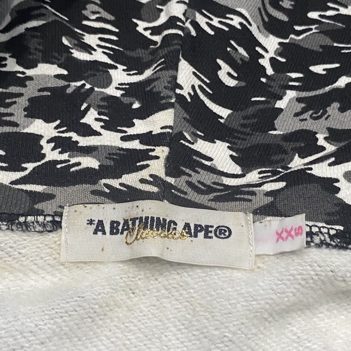 Bape Bape Ladies Leopard Camo Fullzip Hoodie Size XXS / US 00 / IT 34 - 2 Thumbnail