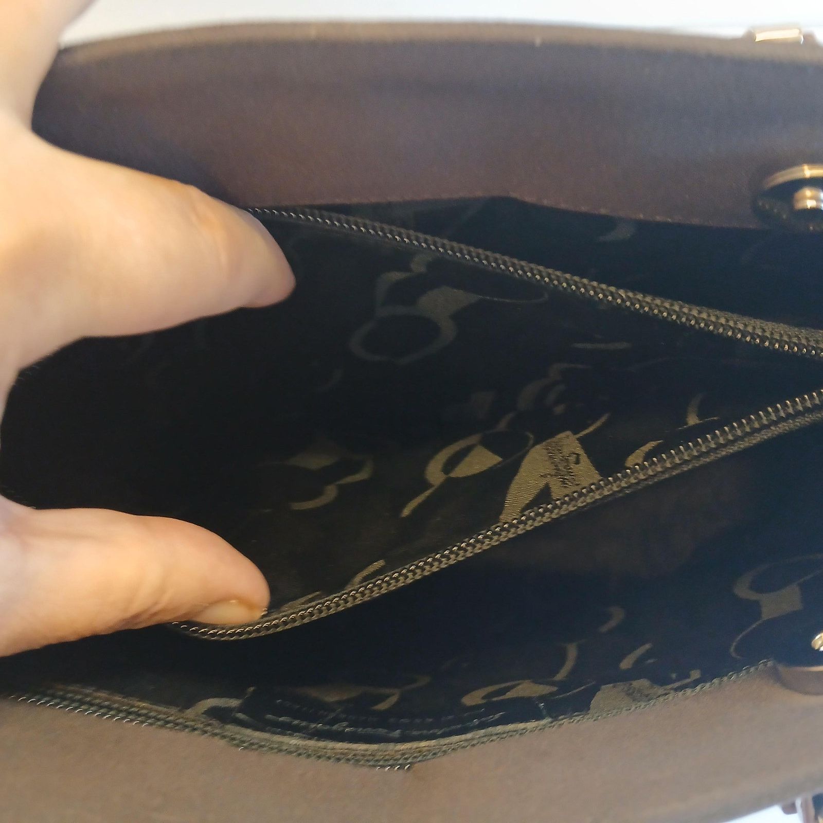 Salvatore Ferragamo Salvatore Ferragamo Vala Tote in Brown with Logo Chain Strap Size ONE SIZE - 10 Thumbnail