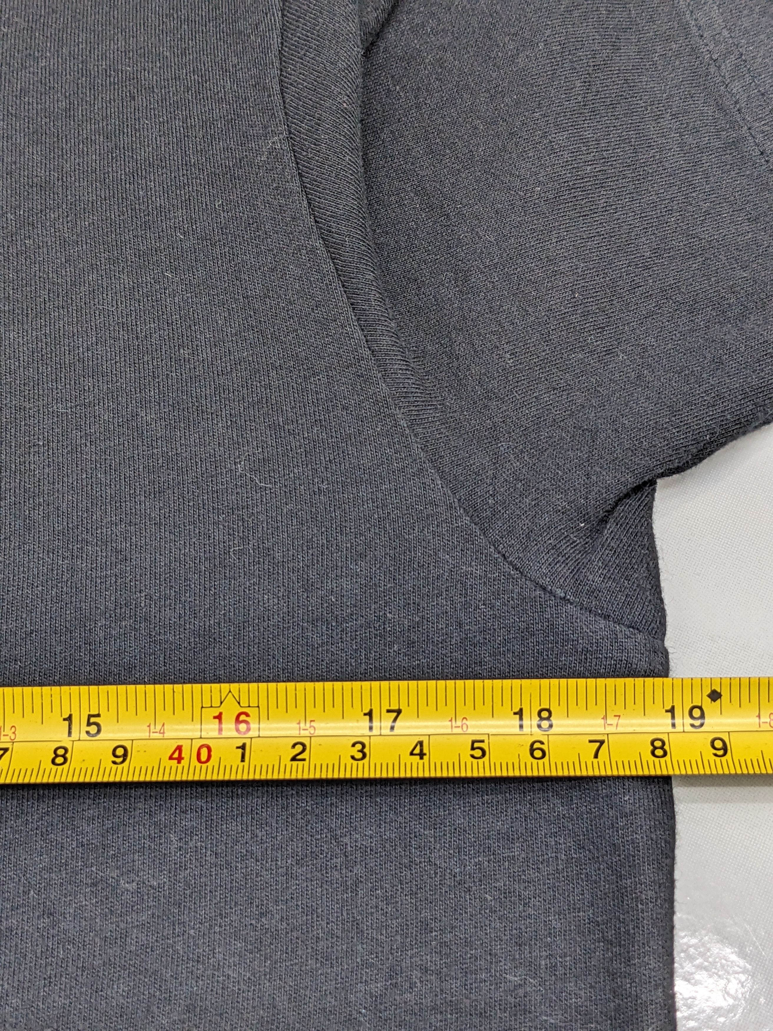 JW Anderson × Uniqlo J.W. Anderson X Japanese Brand Uniqlo Tshirt Size US S / EU 44-46 / 1 - 8 Thumbnail