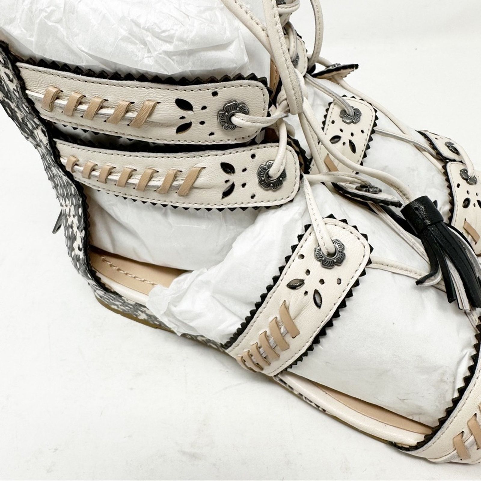 Coach COACH Via Demi Wedge Sandals Chalk NWT in Size 5 Size US 5 / IT 35 - 7 Thumbnail
