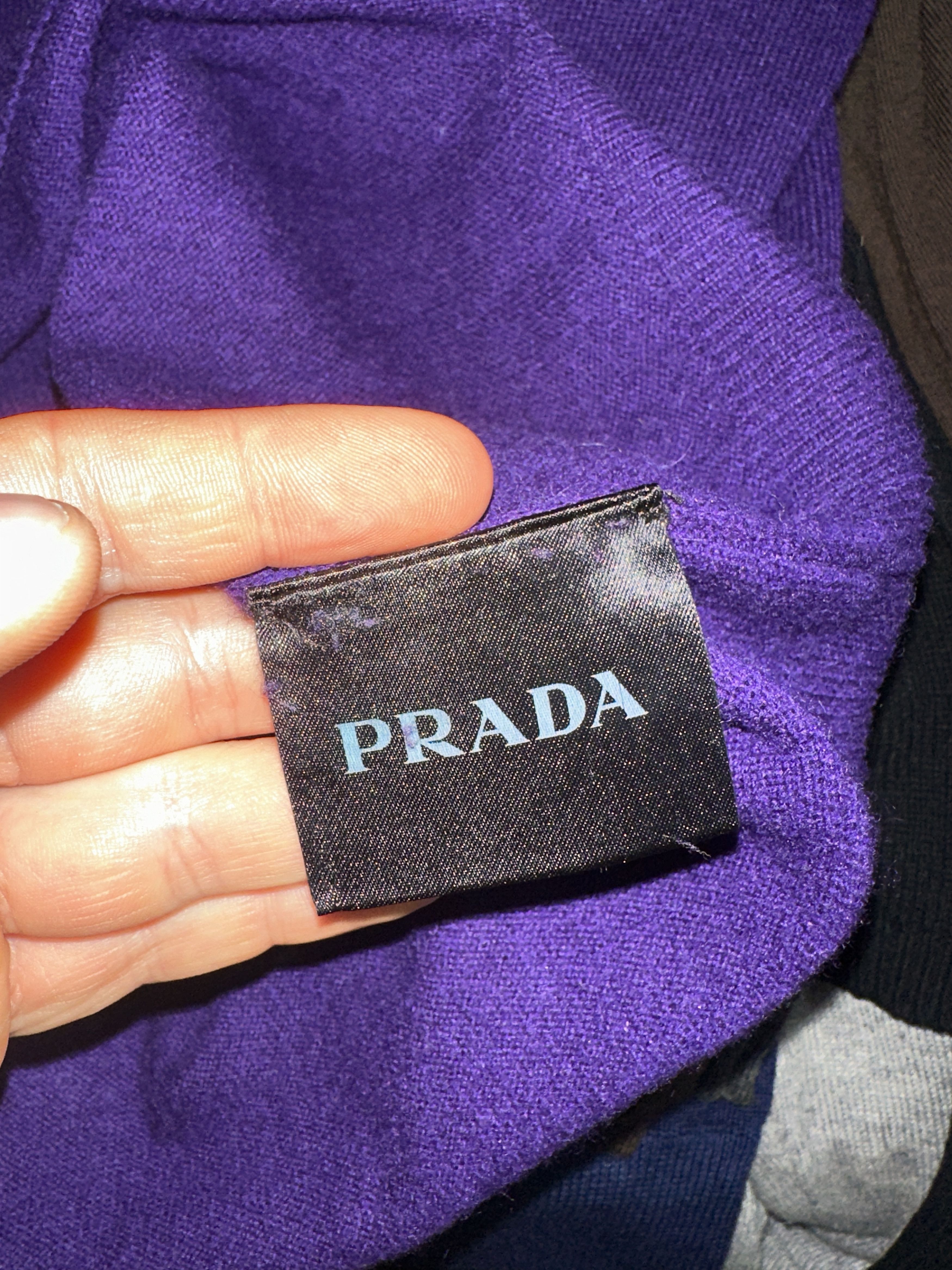 Prada Prada Men’s V-Neck Fine Wool Knit Sweater Size 52 IT L Size US L / EU 52-54 / 3 - 9 Thumbnail