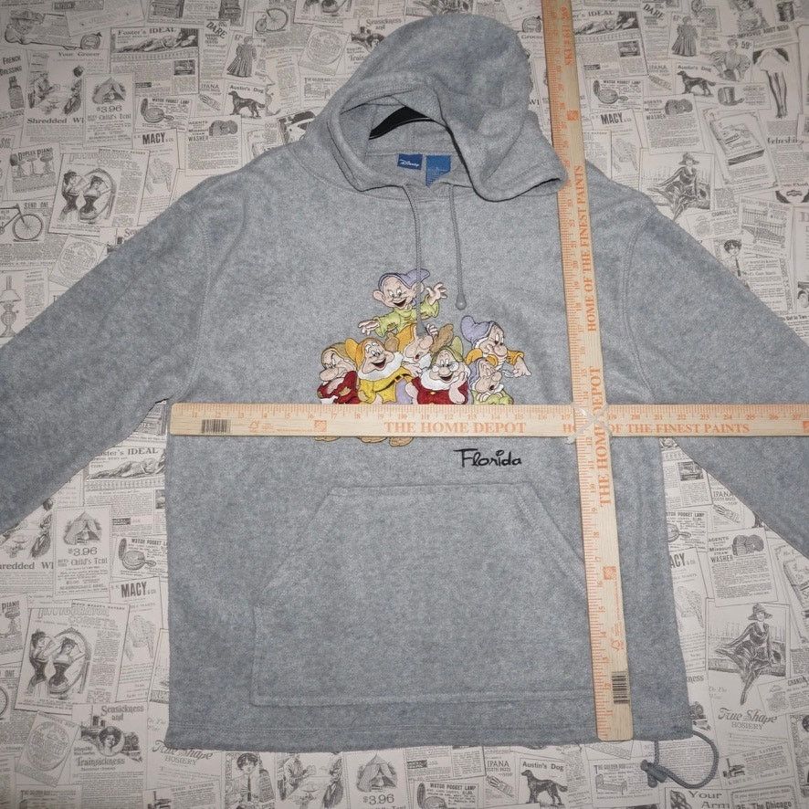 Disney Large - Vintage / Y2K snow, White 7 dwarfs 00s fleece hoodie Size US L / EU 52-54 / 3 - 4 Thumbnail