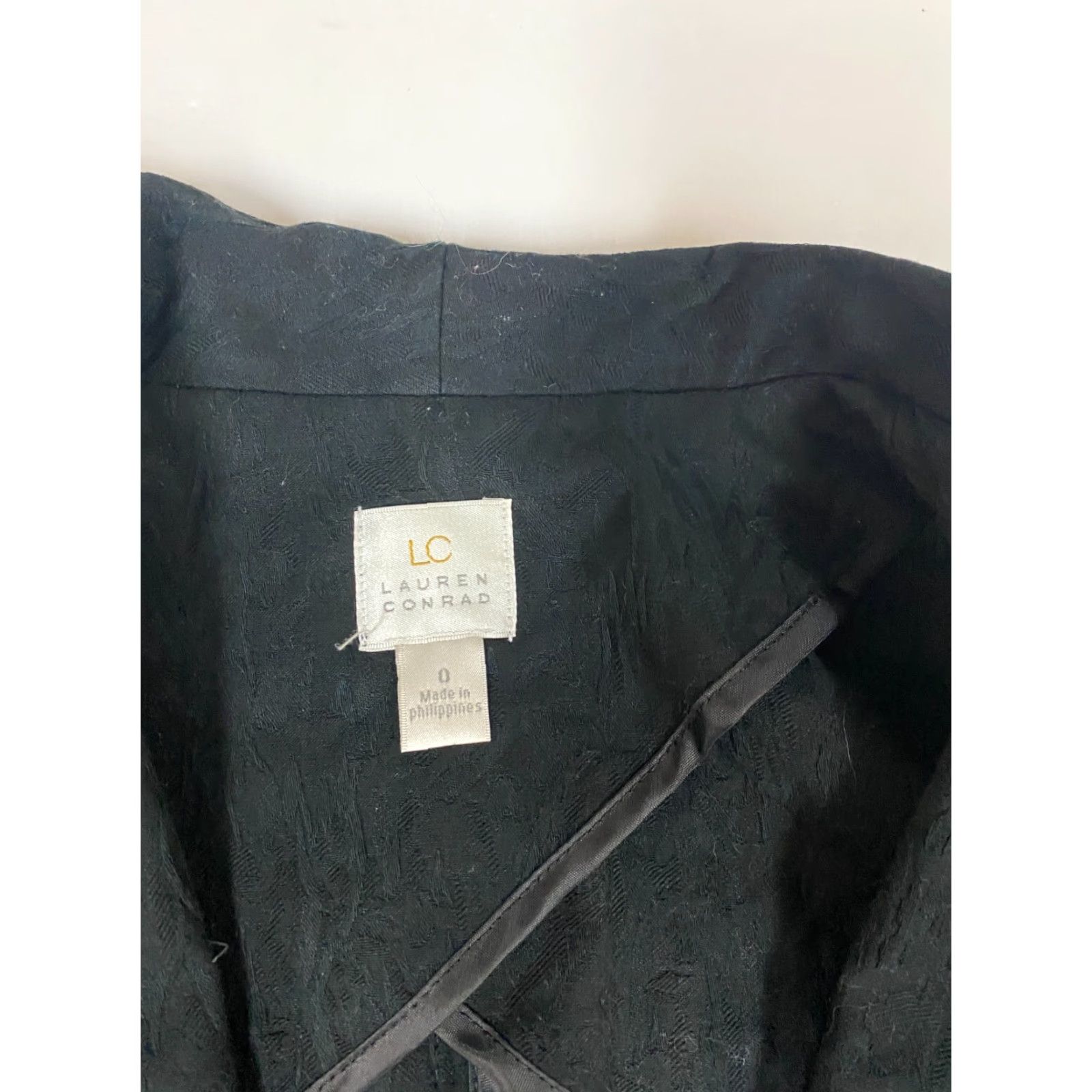 Vintage VINTAGE LC Lauren Conrad Blazer Women Black 0 Regular Long Sleeve Cotton Polyester Solid Breathable Basic Jacket Size XS / US 0-2 / IT 36-38 - 3 Thumbnail
