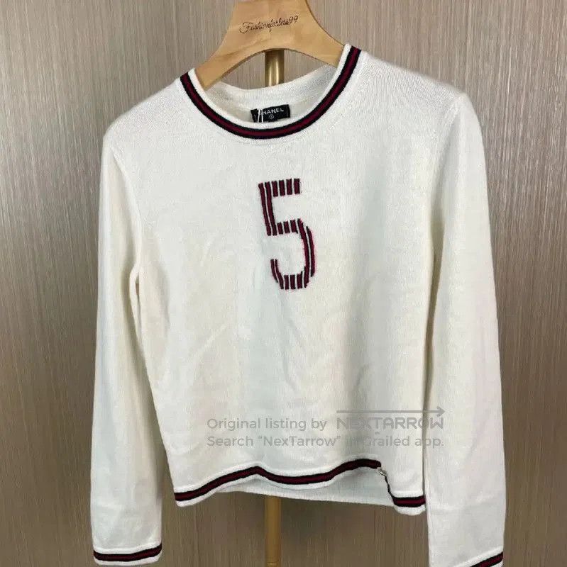 Chanel Chanel White Cashmere Knit Sweater with 5 Print . Size M / US 6-8 / IT 42-44 - 1 Thumbnail