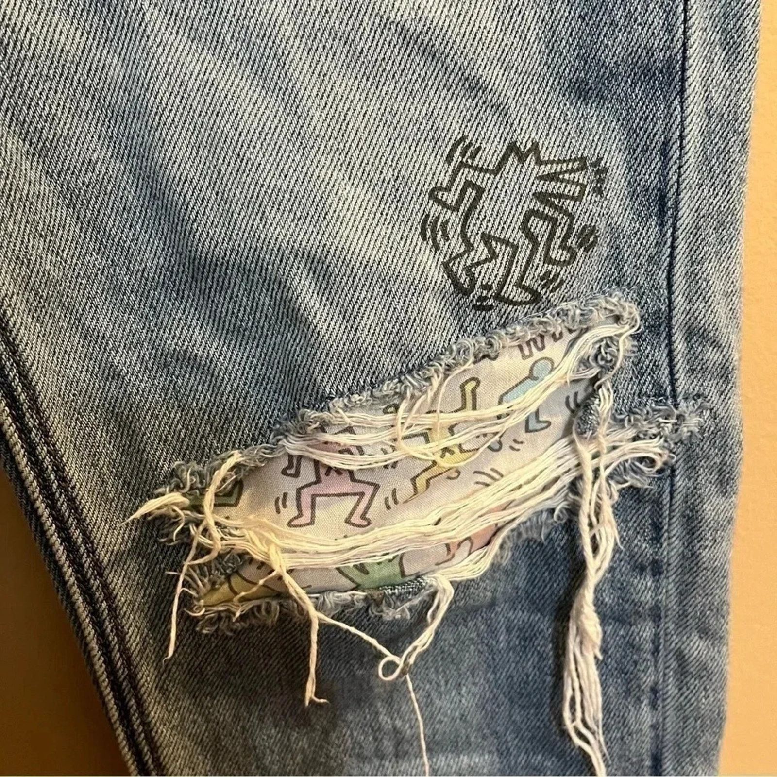 American Eagle Outfitters American Eagle X Keith Haring RARE Distressed Ripped Jeans Size 25" / US 0 / IT 36 - 13 Thumbnail