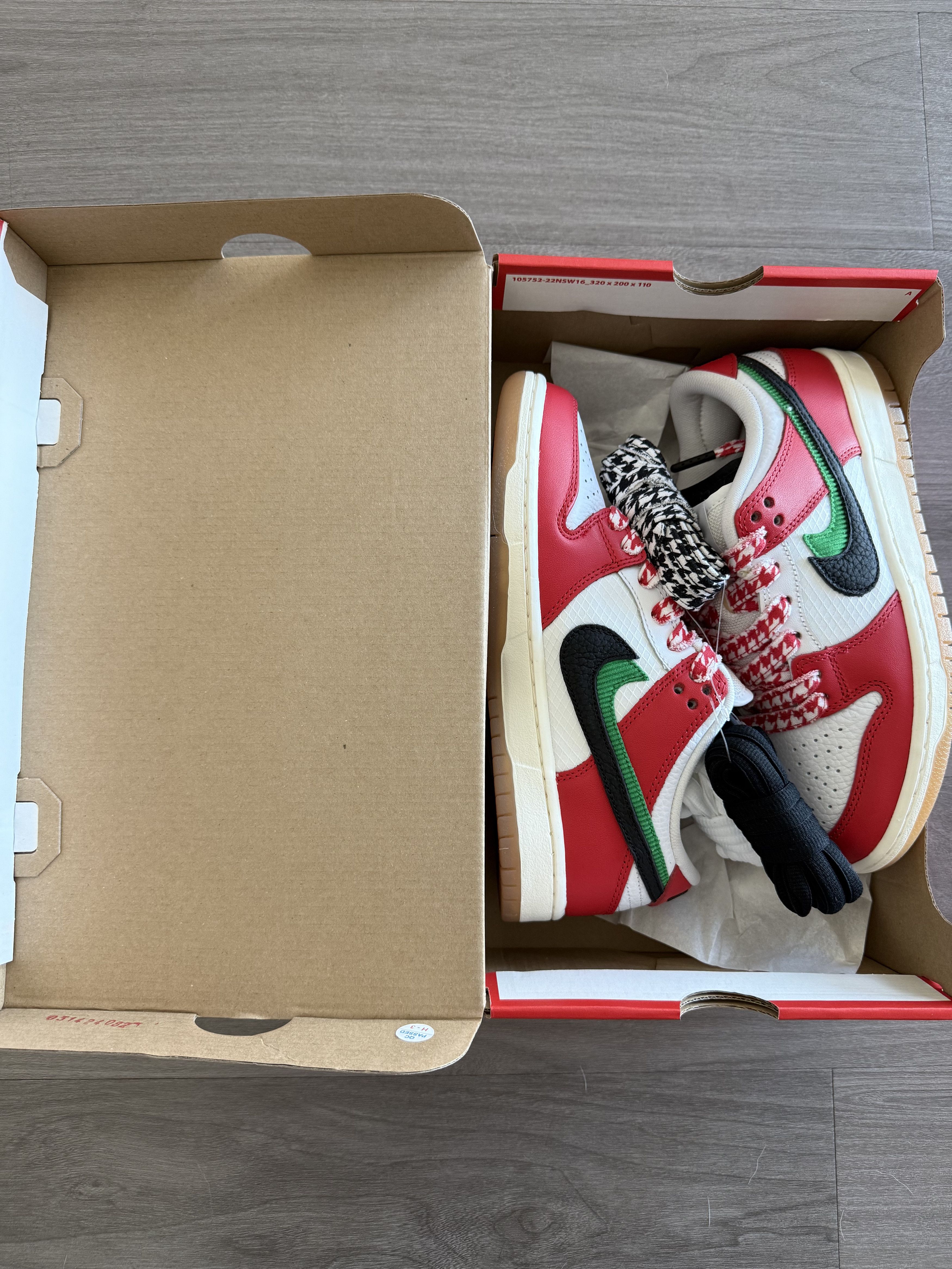 Nike SB Nike SB Dunk Low Frame Skate Habibi (Sz6) New w/ Extra Laces Size US 6 / EU 39 - 2 Thumbnail