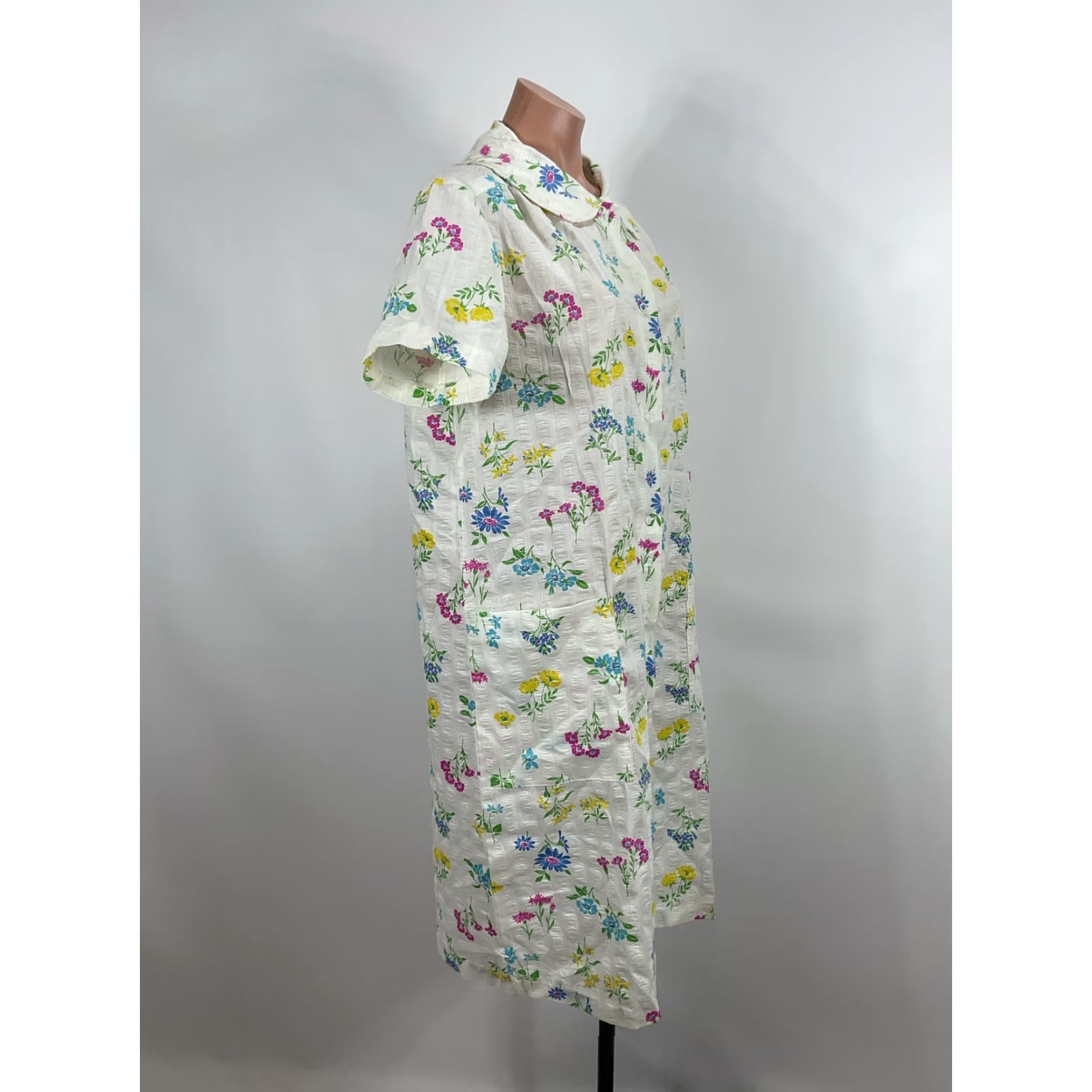 VINTAGE 70s Evelyn Pearson White Floral House Coat Dress Caftan Go-Coat L White Womens