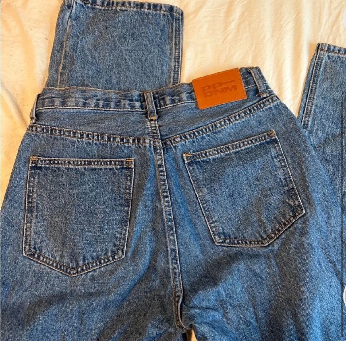 PRINCESS POLLY Princess polly holly straight leg asymmetrical waist jean Size 24" / US 00 / IT 34 - 2 Thumbnail