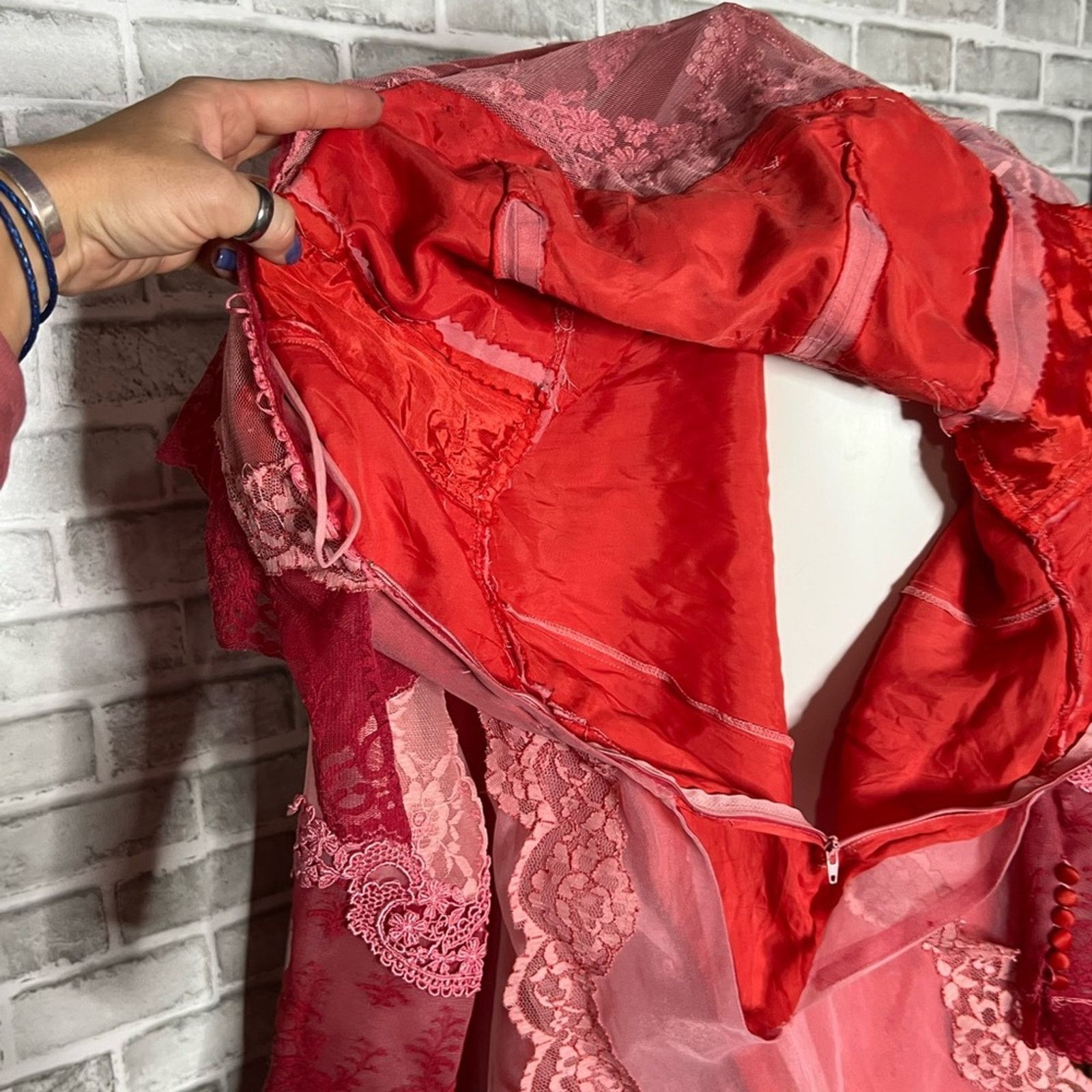 Vintage 70s Victorian illusion lace ruffle pink red wedding dress Size M / US 6-8 / IT 42-44 - 8 Thumbnail