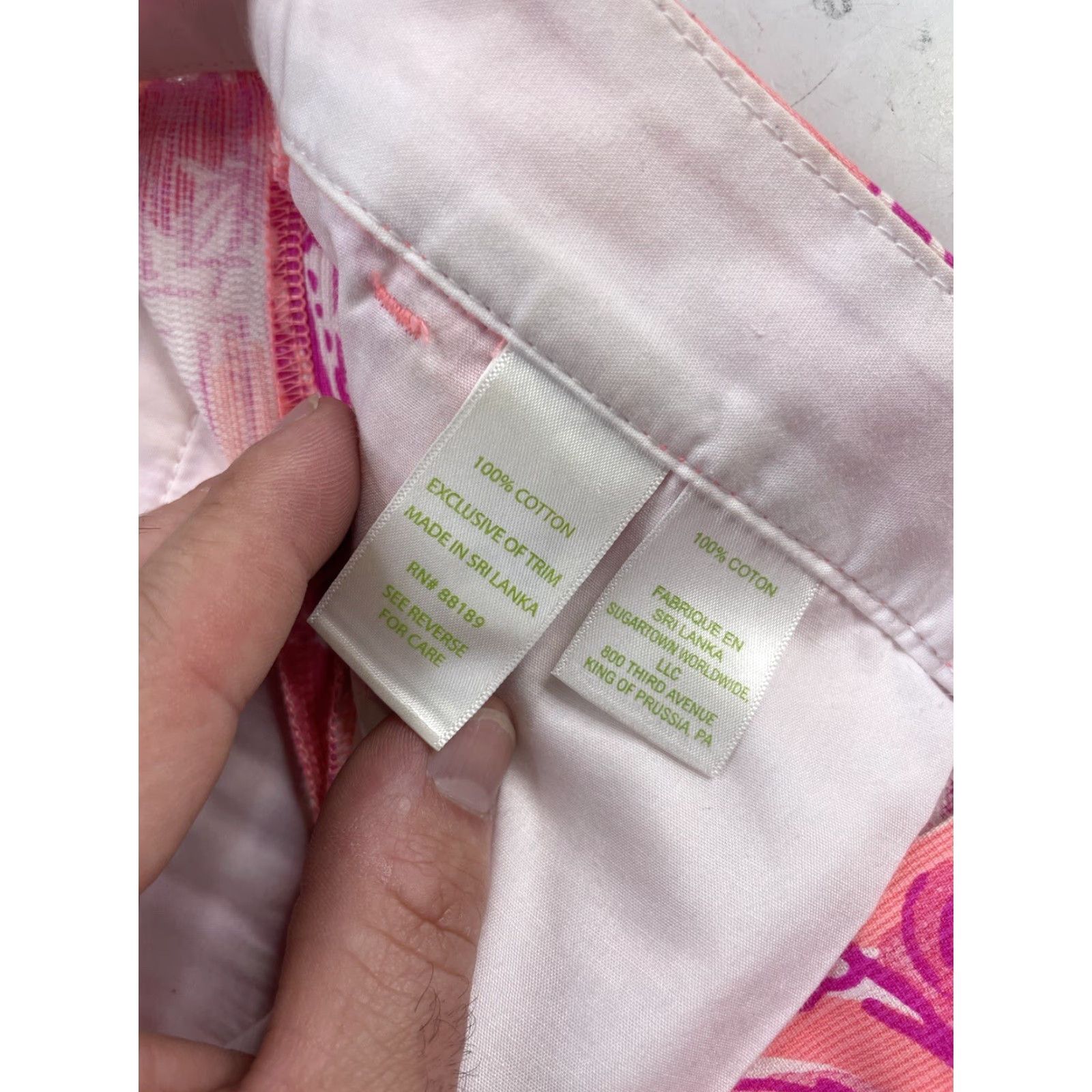 Lilly Pulitzer Lilly Pulitzer Shorts Sz 4 Pink Floral Print 19986 Womens Regular 100% Cotton Chino Beach Spring Summer Multicolor Floral Pattern Low Rise 5 In Inseam Size 27" / US 4 / IT 40 - 4 Thumbnail