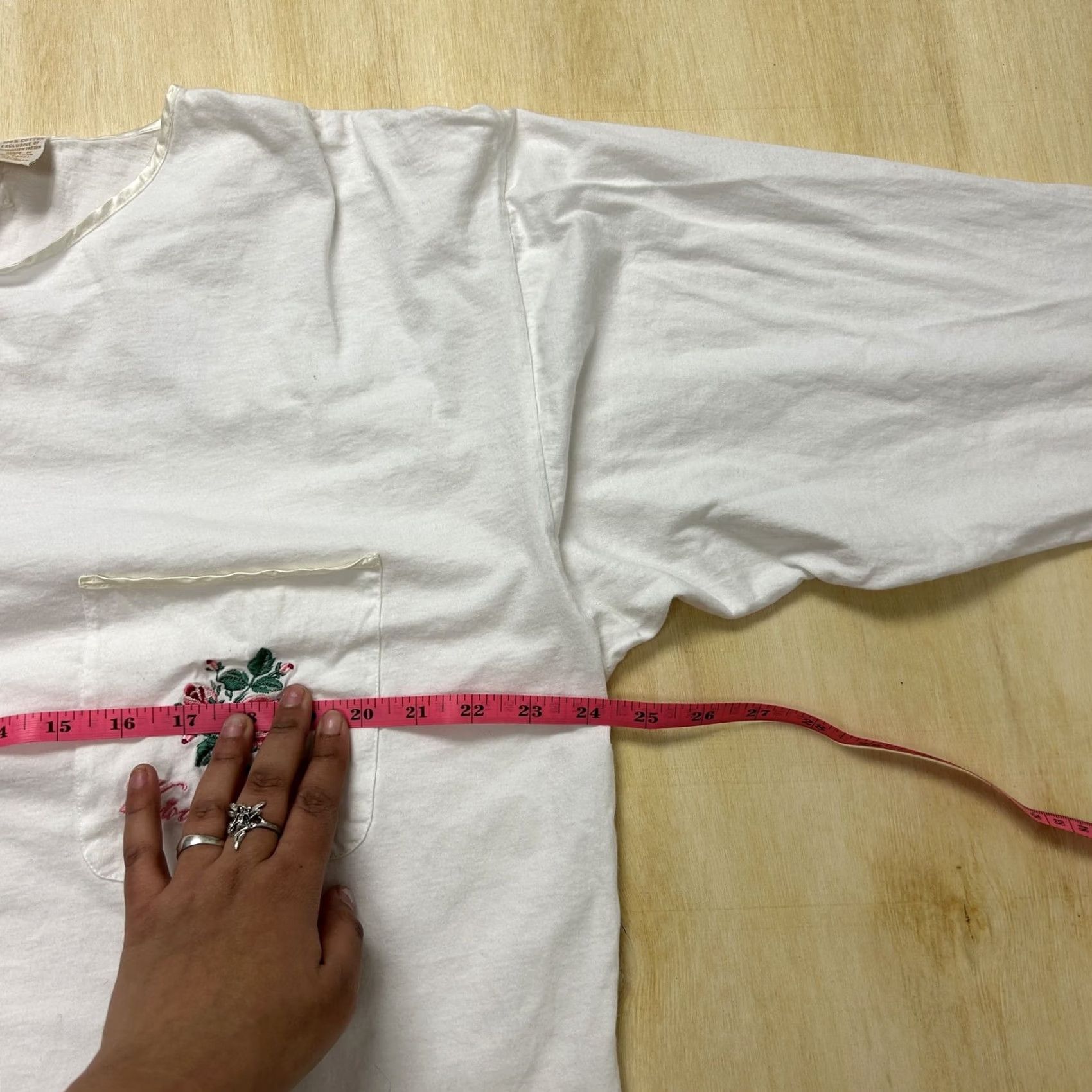 Victoria's Secret VINTAGE Victoria's Secret Sleepshirt Womens M/L White Floral Rose Pocket Cotton Size M / US 6-8 / IT 42-44 - 4 Thumbnail