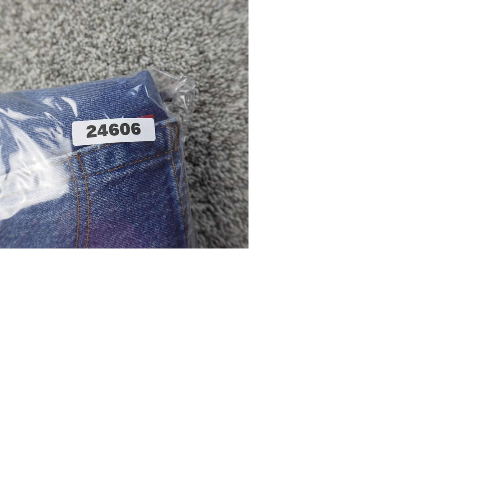 Levi's Levi's 501 Jeans Mens 32x35 Dark Blue Denim Button Fly Straight 5-Pocket Cotton Regular Jeans Mens Welcome 90s Grunge Logo USA Fade VTG Size US 32 / EU 48 - 10 Thumbnail