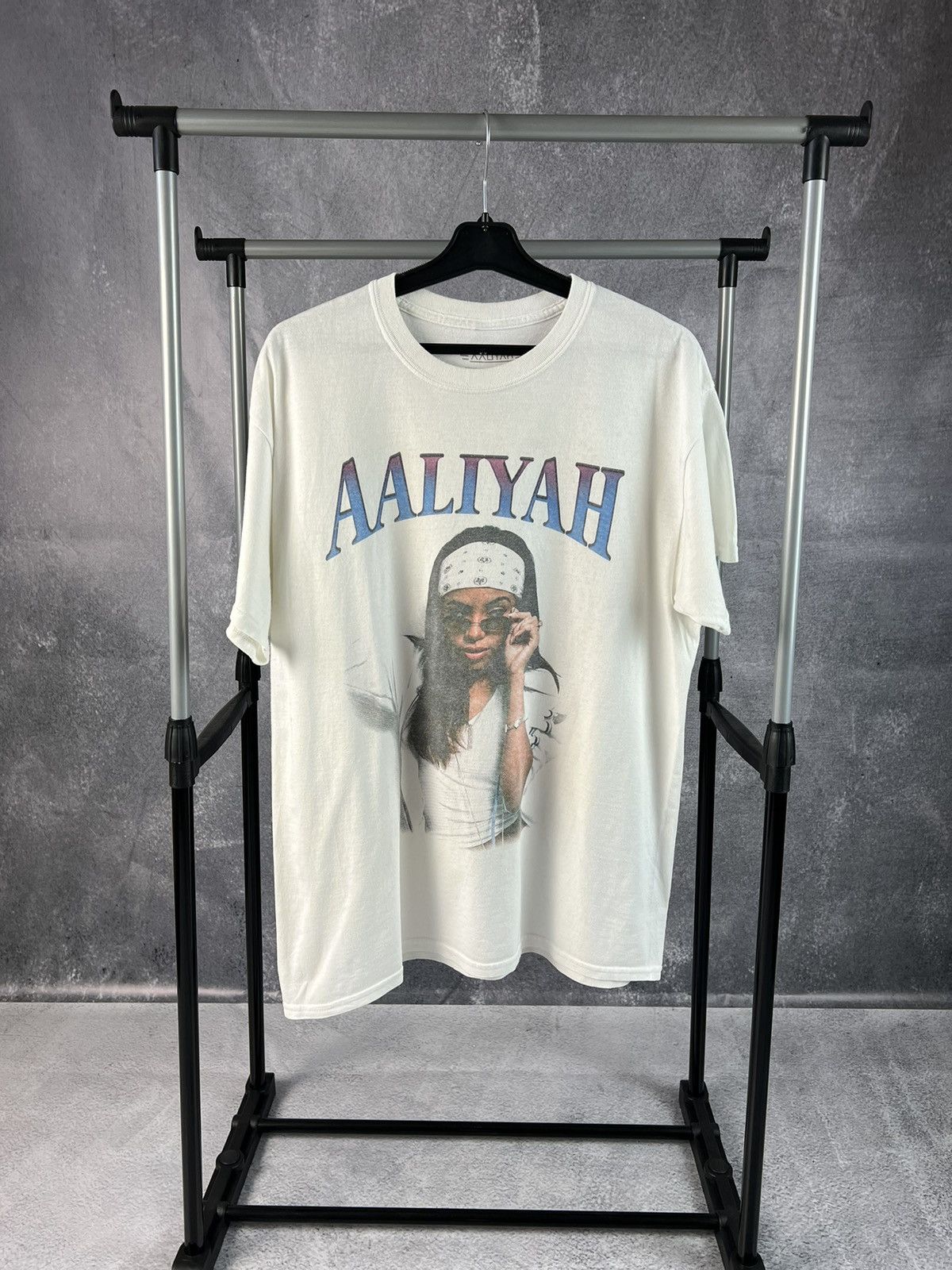 Band Tees Aaliyah merchandise T-shirt Size US S / EU 44-46 / 1 - 1 Thumbnail