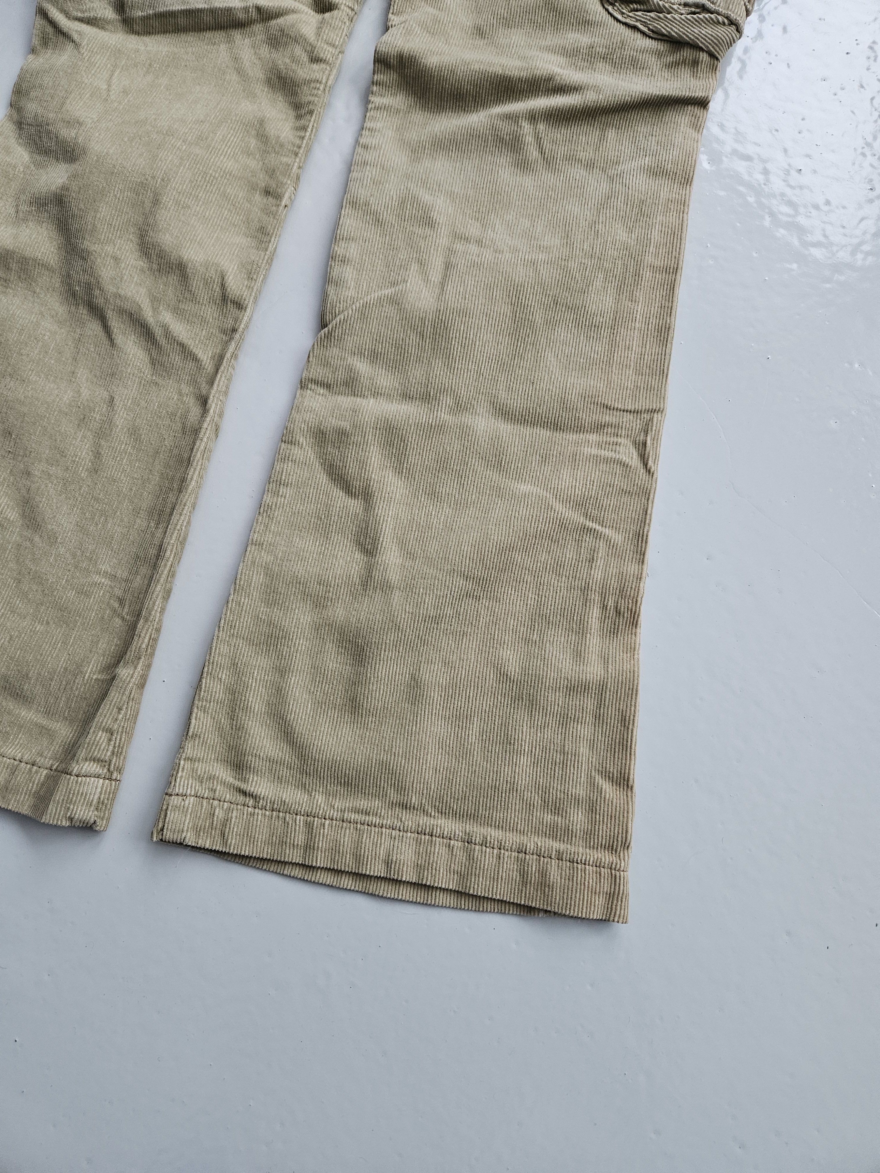 Vintage Vintage y2k corduroy studded bondage cargo flared pants Size 30" / US 8 / IT 44 - 11 Thumbnail
