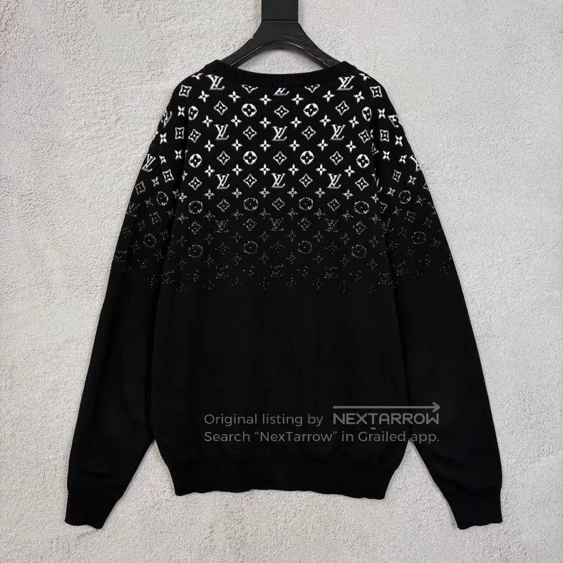 Louis Vuitton Louis Vuitton Gradient Logo printed crew neck sweatshirt Size US XXL / EU 58 / 5 - 2 Thumbnail